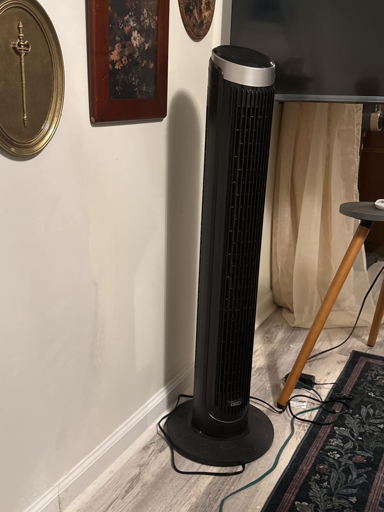 DREO Smart Tower Fan for Bedroom, 90° Oscillating Fan, 26ft/s Wind, 28dB | 5 speeds 4 modes, Quiet Floor Fans for Room, 12H timer, Remote/APP & Voice Control, Standing Fans that Blow Cold Air, Silver customer photo 1