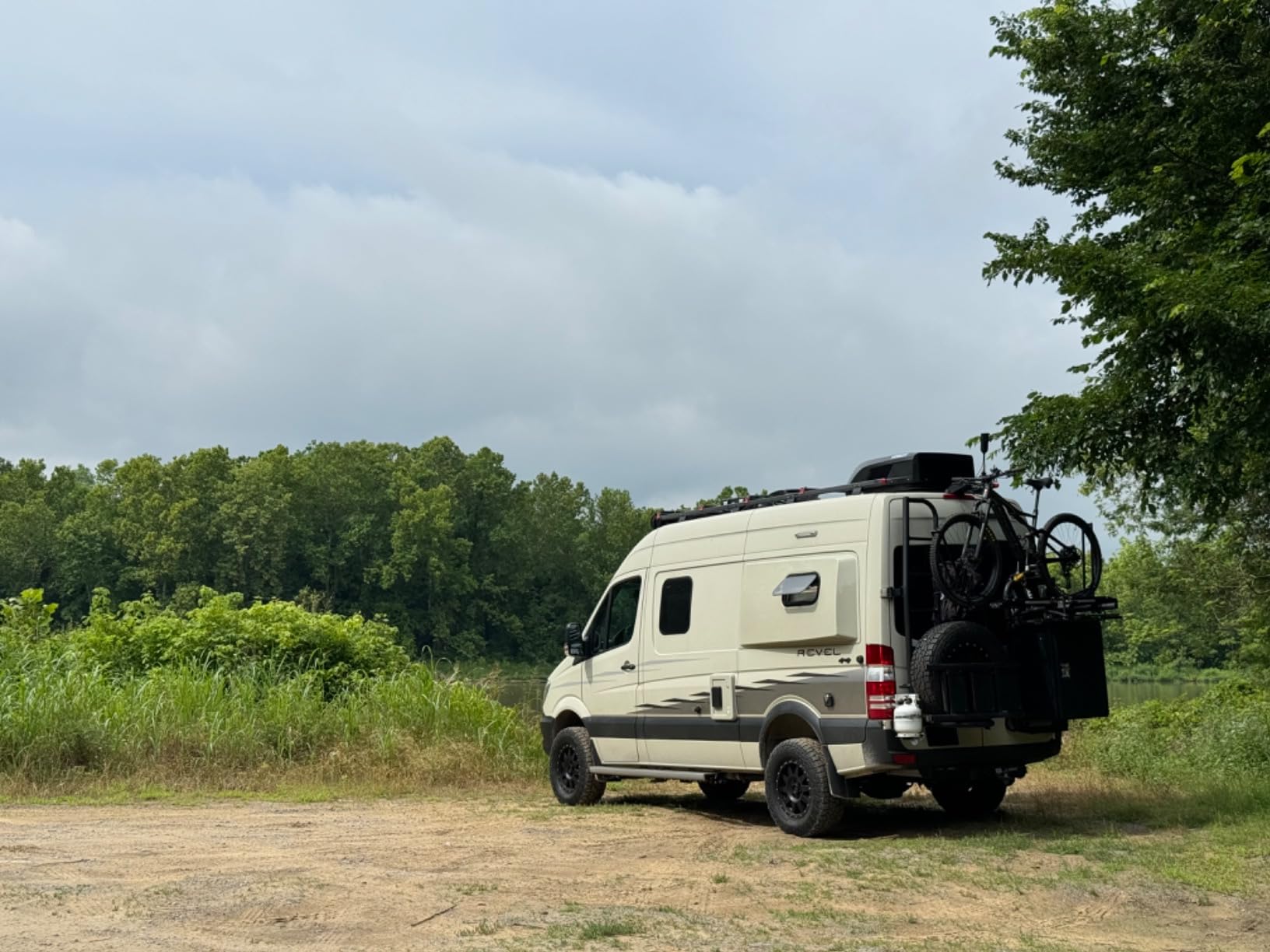 TOSOT 16000 BTU RV Air Conditioner, 43dB Ultra Quiet, Non-Ducted Rooftop AC Unit with Heat Pump and Cooling, WiFi & Remote Control, High-Efficiency for Campers, Trailers, Food Truck, White customer photo 1