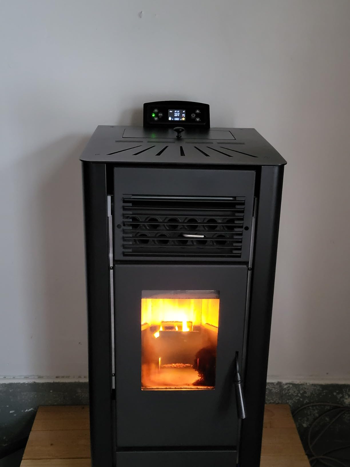 Freedom Stove PS21 Freestanding Pellet Stove, WiFi, 5-Yr Warranty | Freestanding PS21 pellet stove with WiFi, 24V battery backup, and smart controls, DIY-ready install, 5-year warranty customer photo 2