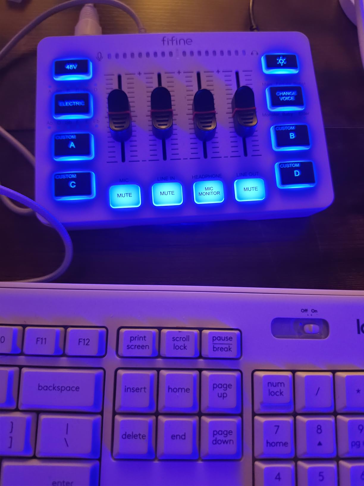 FIFINE Gaming Audio Mixer, Streaming RGB PC Mixer with XLR Microphone Interface, Individual Control, Volume Fader, Mute Button, 48V Phantom Power, for Podcast/Recording/Vocal/Game Voice-AmpliGame SC3 customer photo 2