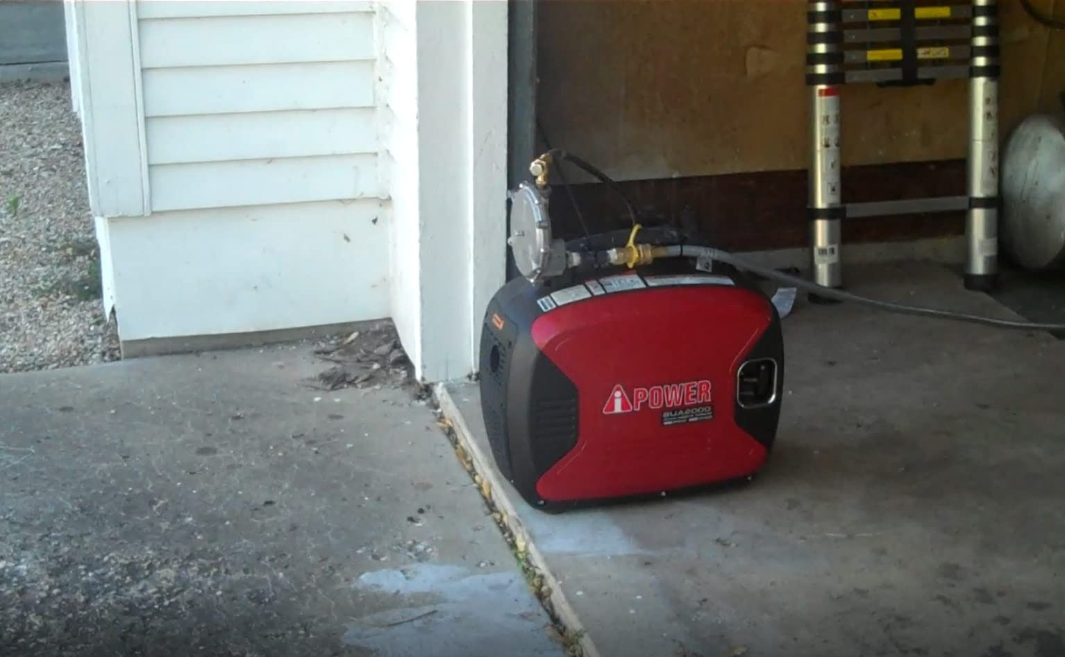 A-iPower 4300-Watt Dual Fuel Portable Inverter Generator, RV Ready Lightweight w/CO Sensor for Backup Home Use, Tailgating & Camping, CARB Compliant (SUA4300iD) customer photo 1