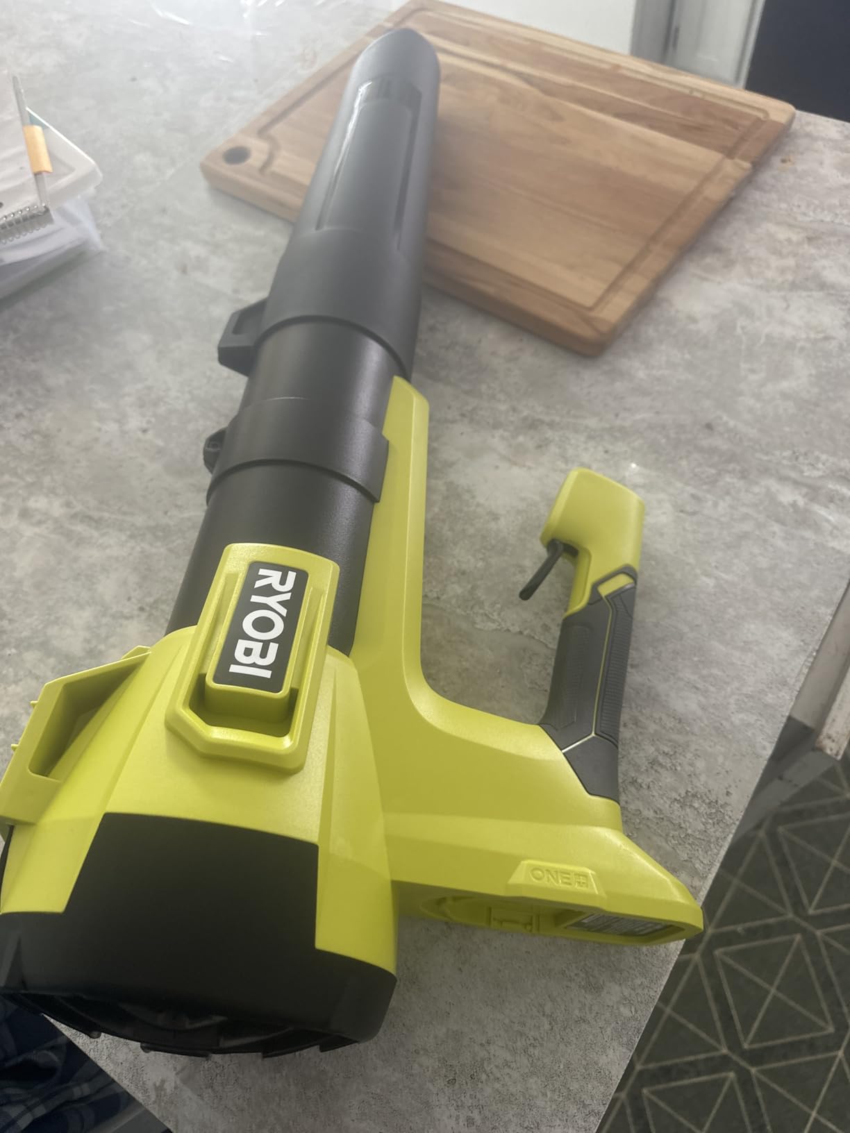 RYOBI ONE+ 18V 100 MPH 325 CFM Cordless Battery Variable Speed Jet Fan Leaf Blower with 4.0 Ah Battery and Charger customer photo 1