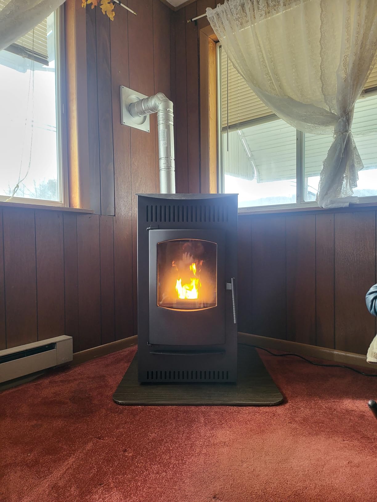 Castle 41278 Serenity Pellet Stove, 1,500 sq ft Heating Capability, Smart Controller, 40lb Hopper, Black customer photo 2