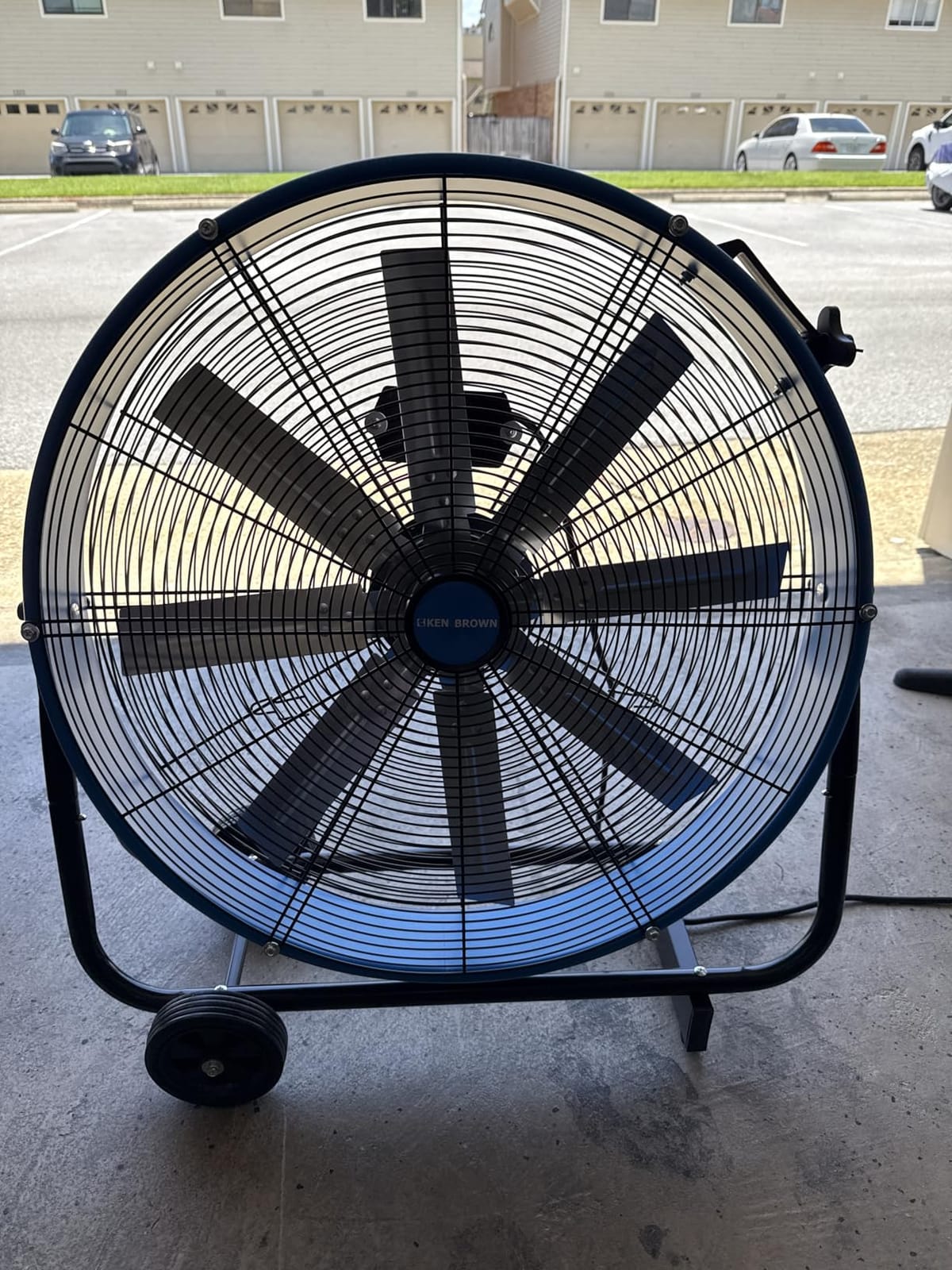 KEN BROWN 24 Inch Industrial Drum Fan, High Velocity Floor Shop Fan, Heavy Duty, 9500 CFM, 8 Blades, 3 Speeds, 360 Degree Tilt, Ideal for Industrial, Commercial, Gym, Garage Use, Blue customer photo 2