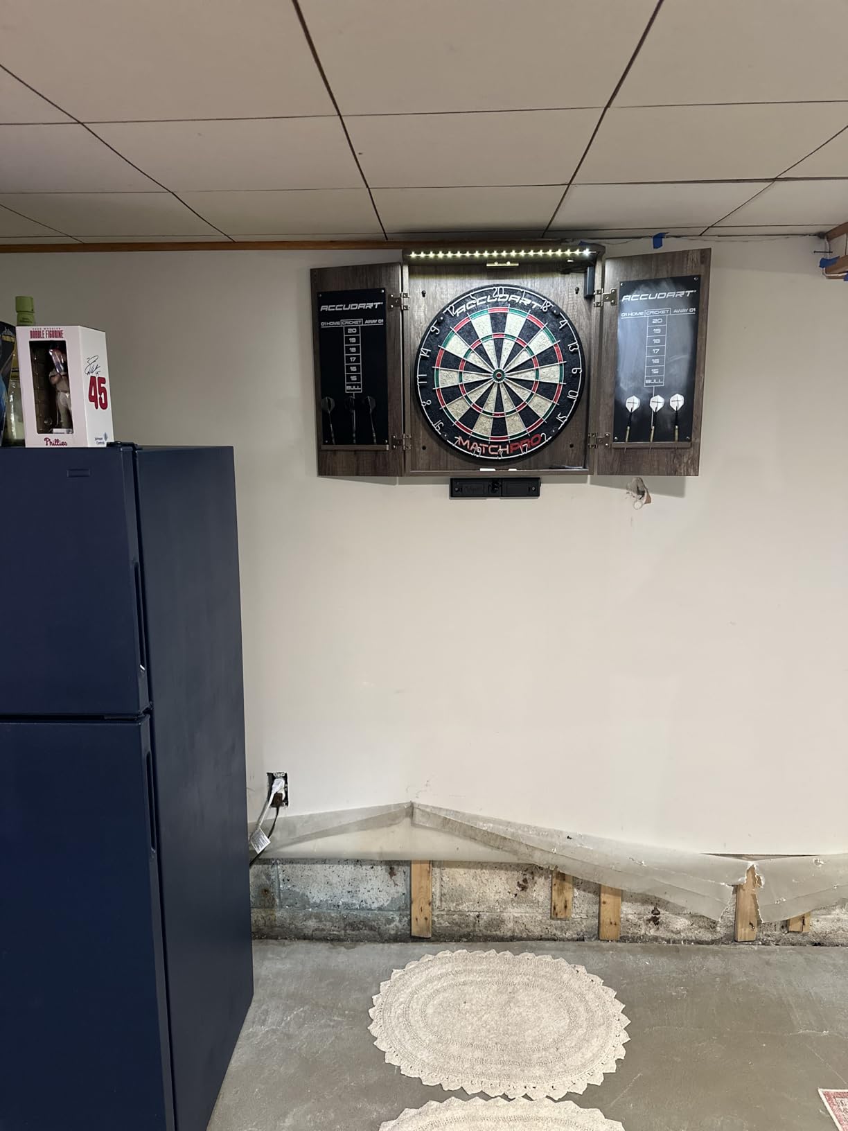 Accudart Match Pro Dartboard Cabinet Set - Official 18