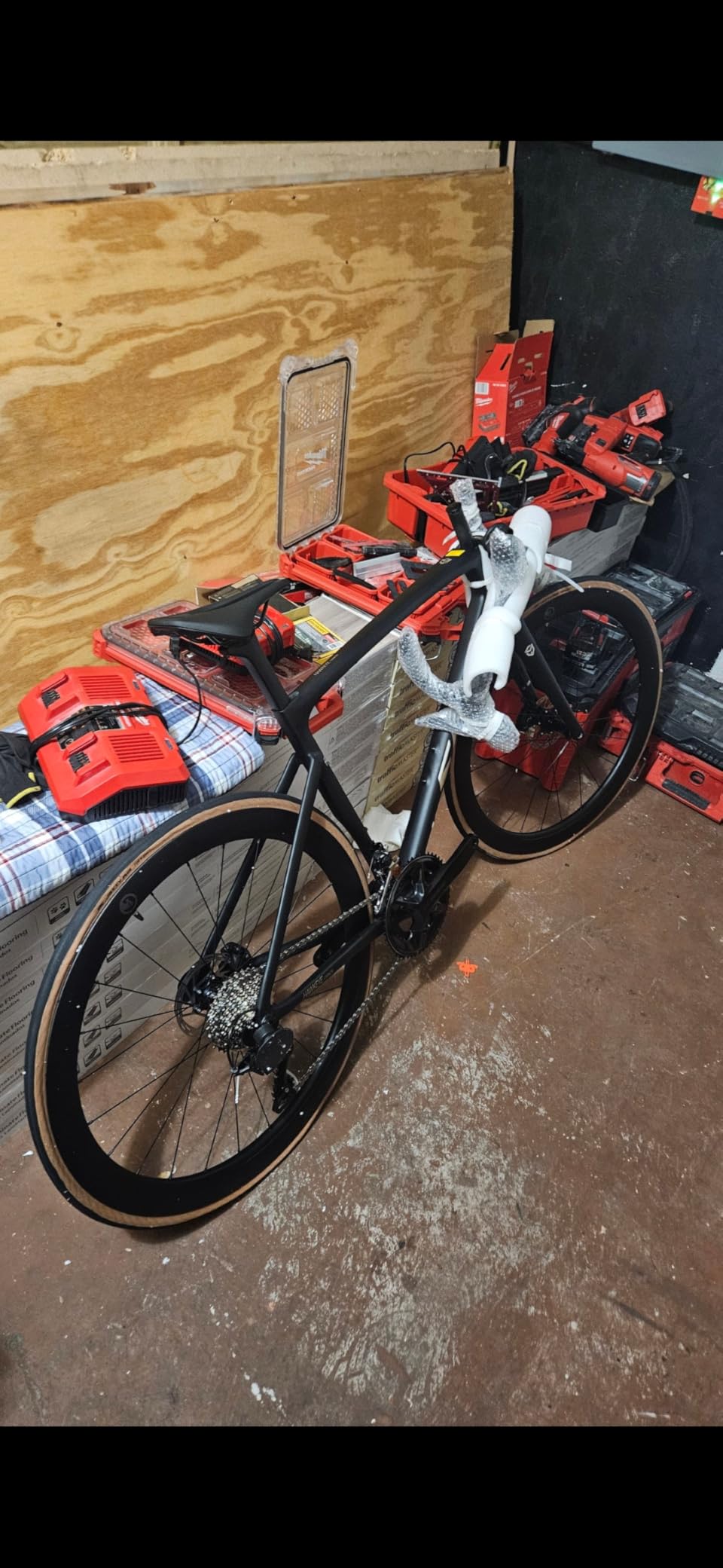 SAVADECK Carbon Road Bike, Lightweight Full Carbon Racing Bicycle with Shimano 105 R7120 24S Shift Groupset and Hydraulic Oil Disc Brake Bike customer photo 1
