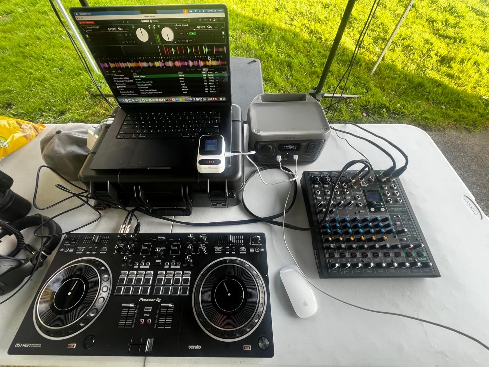 Mackie ProFX10v3+ 10-Channel Professional Analog Mixer with USB, Onyx Mic Preamps, GigFX Effects Engine, and Bluetooth customer photo 2