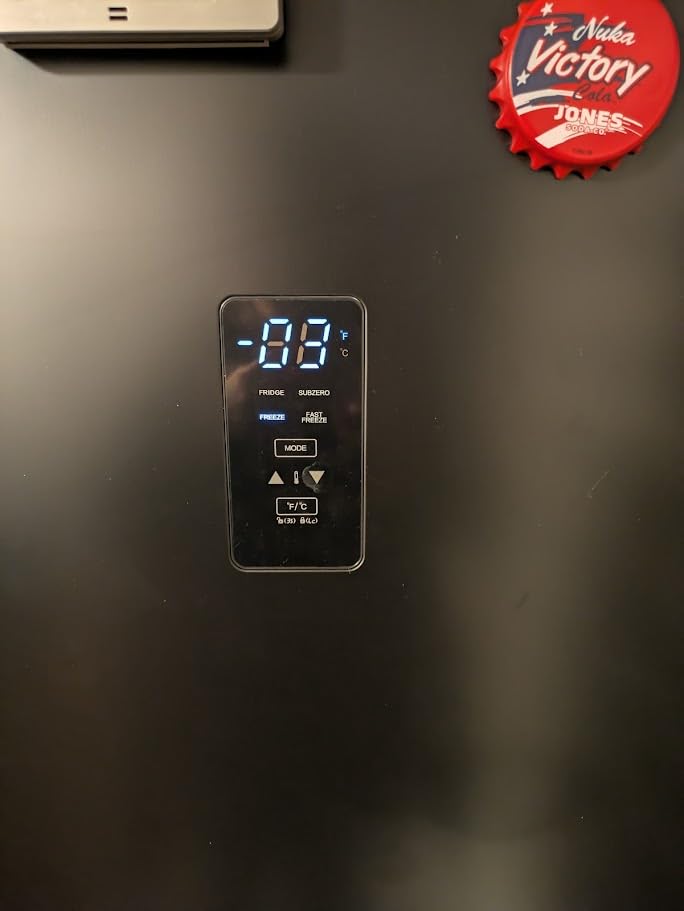 BLACK+DECKER 10 Cu. Ft. Upright Freezer, BUF1000LW, White | Stand Up Freezer with Mechanical Temperature Control, Includes 3 Shelves and 4 Door Bins, Manual Defrost, R600a Refrigerant customer photo 1