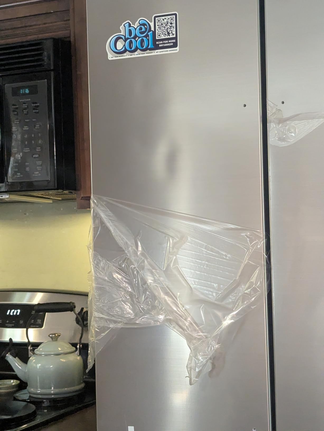 BLACK+DECKER 10 Cu. Ft. Upright Freezer, BUF1000LW, White | Stand Up Freezer with Mechanical Temperature Control, Includes 3 Shelves and 4 Door Bins, Manual Defrost, R600a Refrigerant customer photo 2