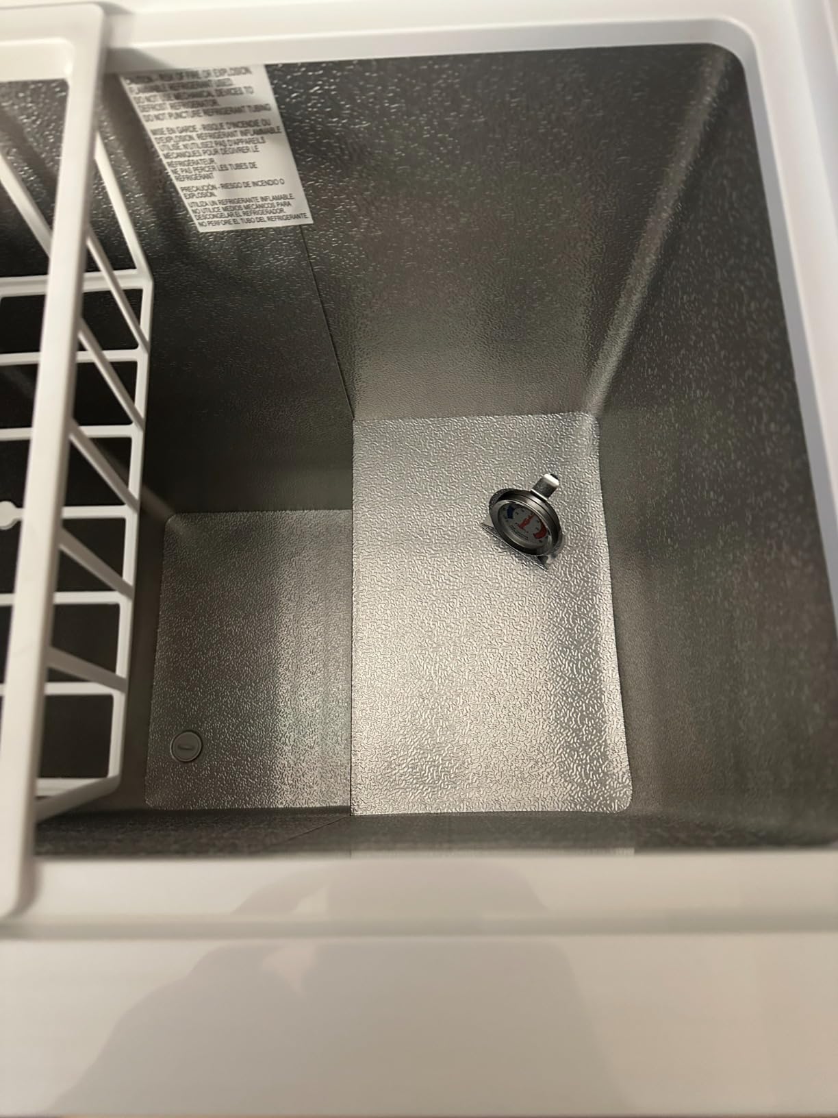 BLACK+DECKER 10 Cu. Ft. Chest Freezer, Deep Freezer with Top Opening, Freezer Chest with Removable Storage Basket, Mechanical Temperature Control, Manual Defrost, R600a Refrigerant, BCF1000E, White customer photo 2