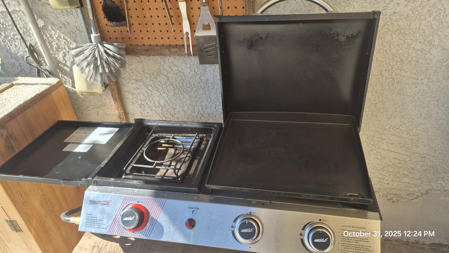 Royal Gourmet PD1305H 3 Burner Propane Gas Grill and Griddle Combo with Lid, 3-in-1 Grill Griddle Combo with 29,000 BTUs Output for Outdoor Cooking, 364 Sq. In. Cooking Area customer photo 2