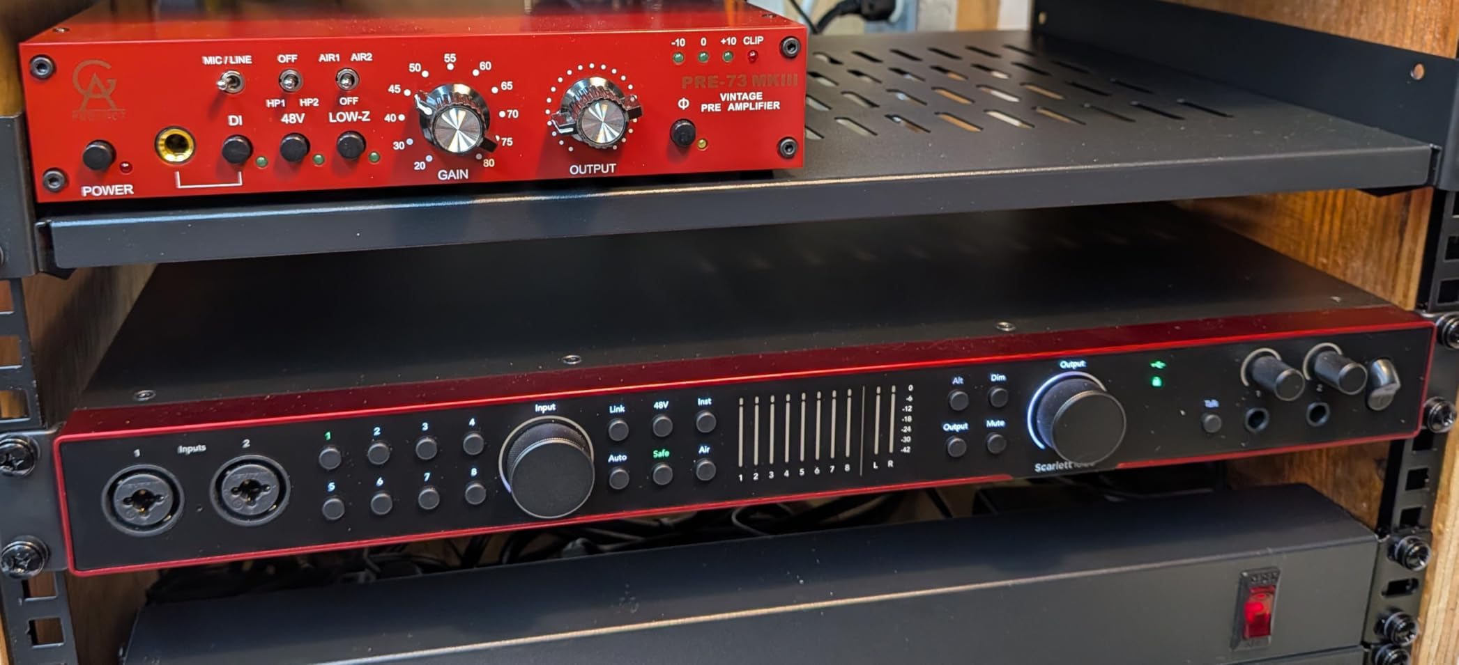 Focusrite Scarlett 18i16 4th Gen USB Audio Interface - 18-In 16-Out, 4 Mic Preamps, 2 Hi-Z Inputs, 8 Line Inputs, ADAT, S/PDIF, MIDI customer photo 1