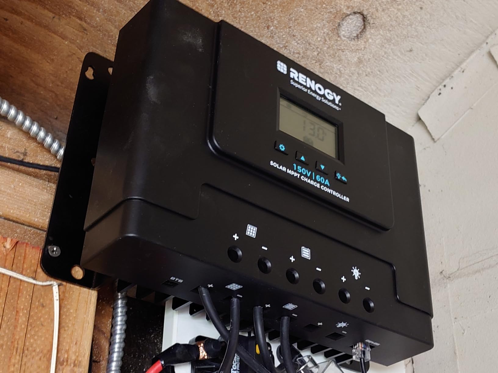 Renogy 60A MPPT Solar Charge Controller 12V/24V/36V/48V Auto, 150V Solar Input customer photo 1