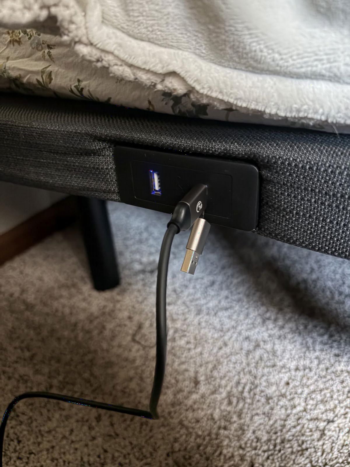 Amada Queen Adjustable Bed Frame with Massage, Head & Foot Incline, Wireless Remote, 4 Built-in USB Ports, LED Night Light, 4 Height-Adjustable Legs, Electric Bed Base, 01B-Q1 customer photo 2