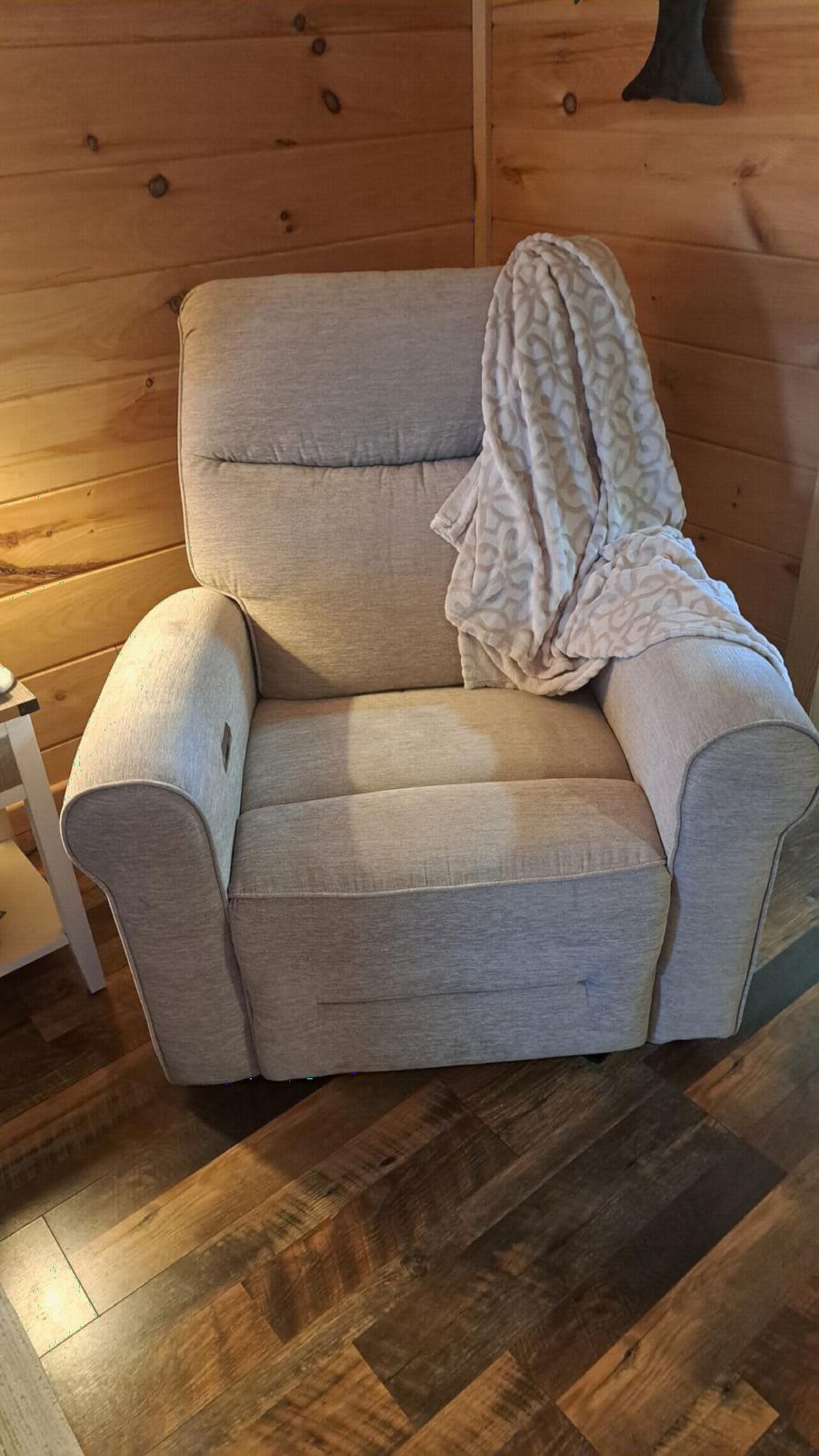 MCombo Wall Hugger Power Recliner Chair, Extra Wide 24