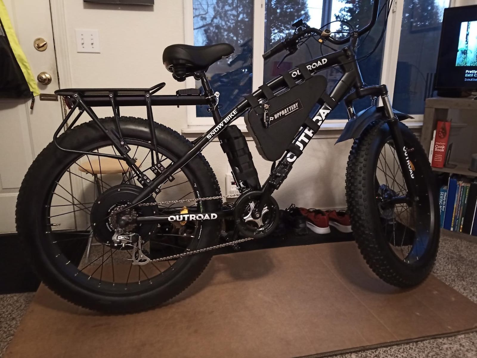 Max4out 26 Inch Fat Tire Mountain Bike, 21-Speed 4-Inch Tide Tires Dual Disc Brake Bicycle with Suspension Fork, Heavy-Duty 400lb Mountain Bike for Big & Tall Riders customer photo 1