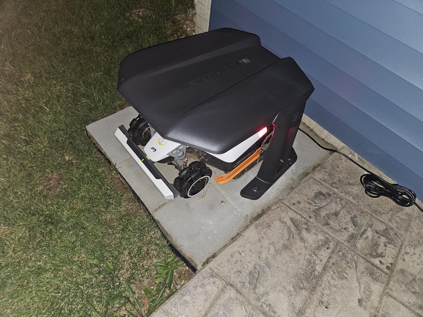 Mammotion LUBA 2 AWD 5000HX Robot Lawn Mower, Reception 1.25 Acres, Max. 1.48 Acres, All-Wheel-Drive for 80% Slope customer photo 2