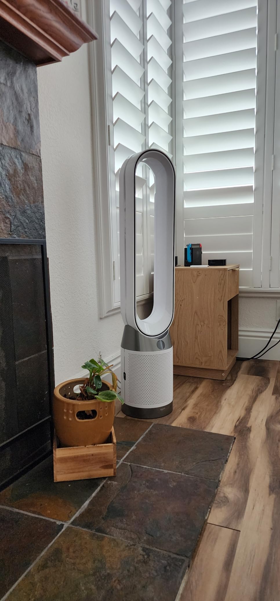 Dyson Purifier Cool PC1, HEPA Air Purifier Tower Fan, App and remote controlled, 350° oscillation, 10 levels, bladeless (White) customer photo 2