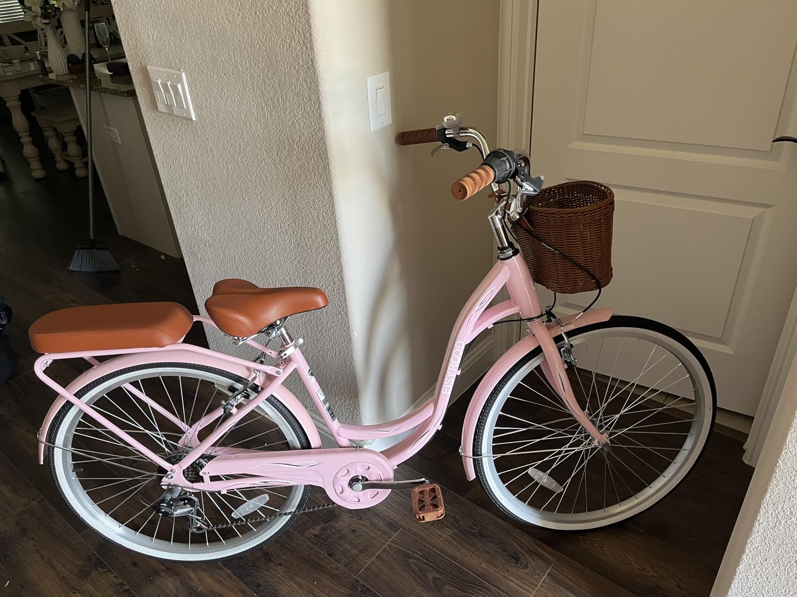 26 Inch Beach Cruiser Bike for Women, Hybrid Womens Bike with 7 Speeds, Adjustable Seat, Lightweight Women Beach Cruiser Bike with Anti-Skid Tire, V-Brake customer photo 2