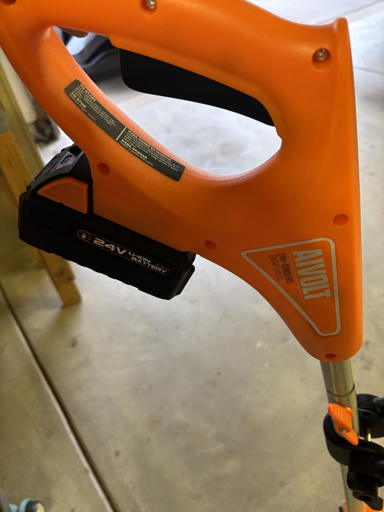 Cordless Snow Shovel, 24V | 13-Inch | 4-Ah Battery Powered Snow Blower, 400W Motor, Battery & Fast Charger Included, Electric Snow Removal for Driveways, Steps and Walkways customer photo 2