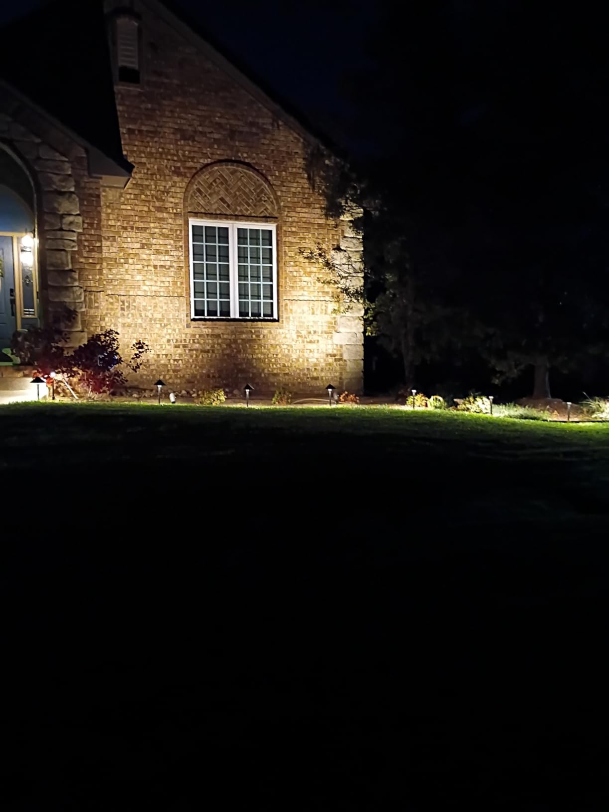 SUNVIE All-in-ONE Landscape Lighting Kit 6-Pack LED Outdoor Pathway Lights, 2-Pack Spotlights, 60W Transformer, 100FT 16/2 AWG Wire and Connectors Outdoor Landscape Lighting for Walkway Garden Yard customer photo 2