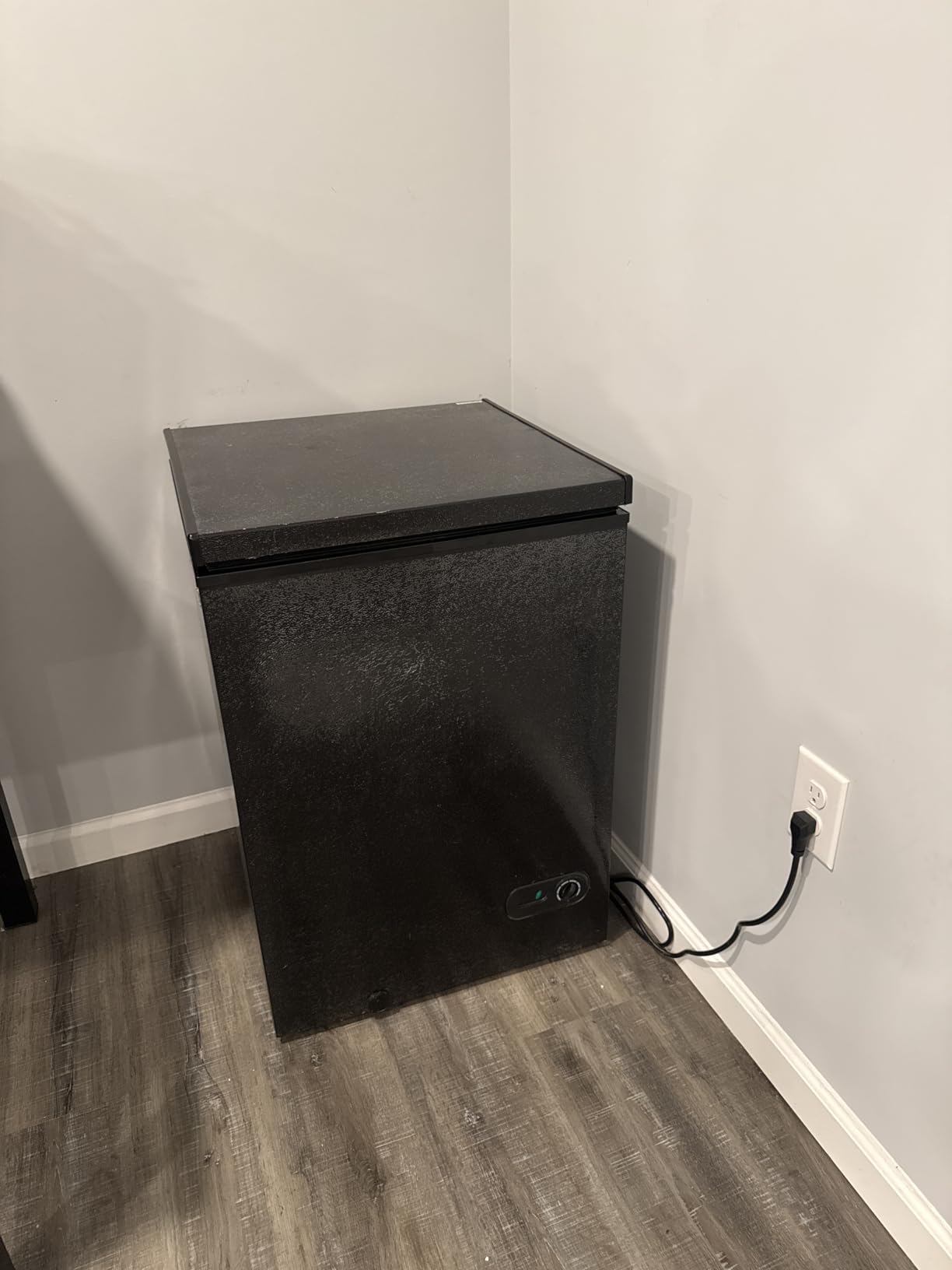 TABU 10.0 Cubic Feet Chest Freezer, Large Freestanding Deep Freezer, Black | Compact, Top Opening, 7 Level Adjustable Thermostat & Removable Basket, Space-Saving, Low Noise (Black, 10.0 Cu.Ft.) customer photo 1