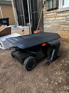Segway Navimow X450 Robot Lawn Mower Wire Free with Garage X, 4WD for 84% Slopes, Covers 1.5 Acres customer photo 2