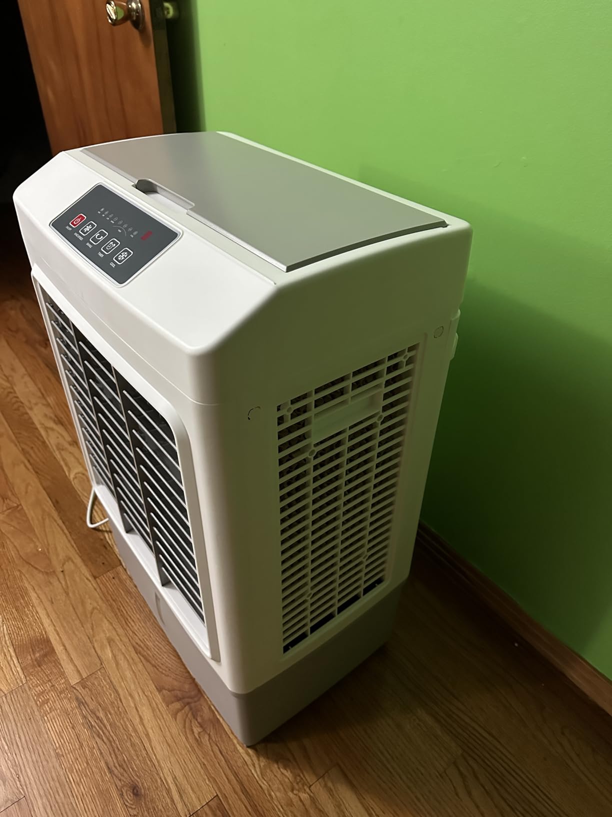 Evaporative Air Cooler, 2100 CFM Windowless Air Conditioner Portable for Room, 3 Speed Swamp Cooler, 4 Ice Packs, 8 Gallon Cooling Fan & 4Scroll Casters, Evaporative Cooler for Garage Outdoor customer photo 1