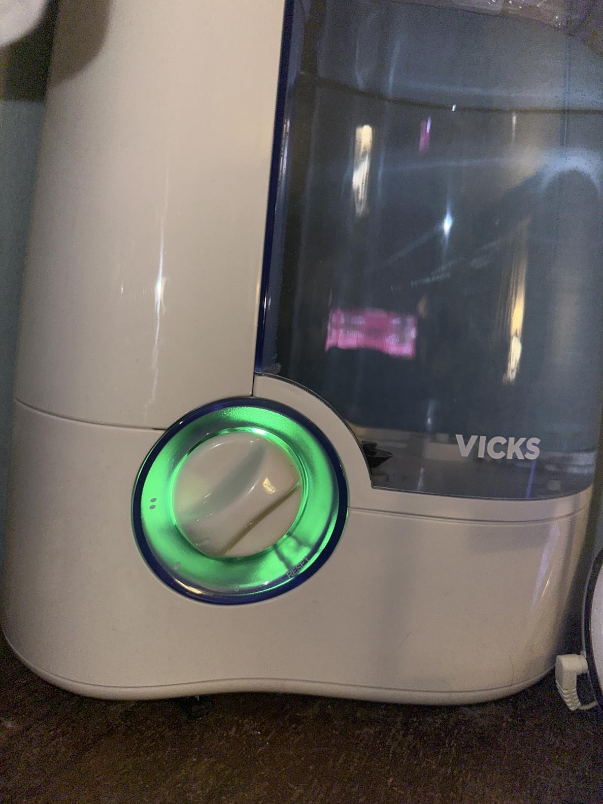 Vicks Warm Mist Humidifier for Small to Medium Rooms, White customer photo 2