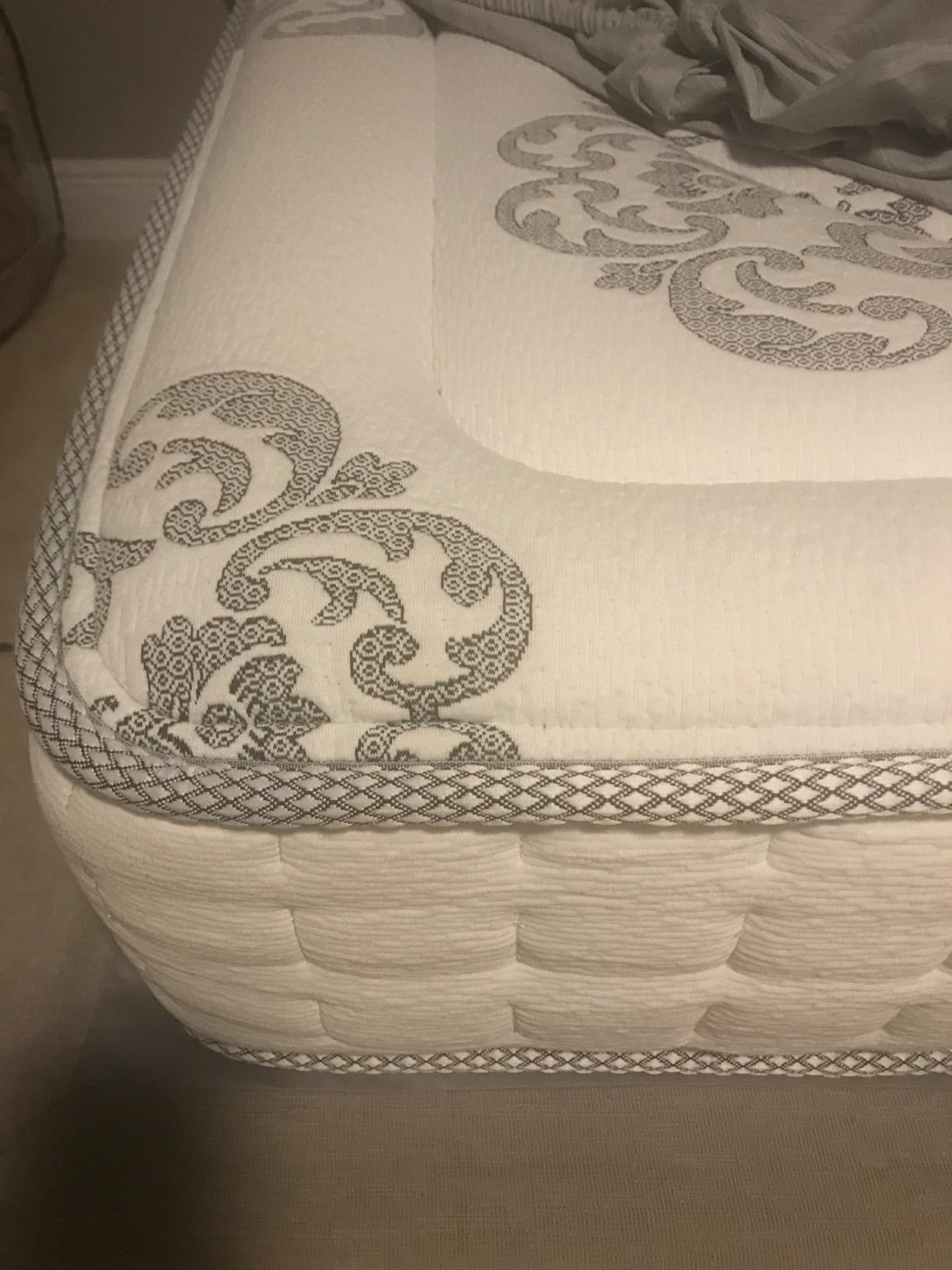 Classic Brands Decker Cool Gel Memory Foam and Innerspring Hybrid 10-Inch Mattress, Mattress in a Box, Full customer photo 2