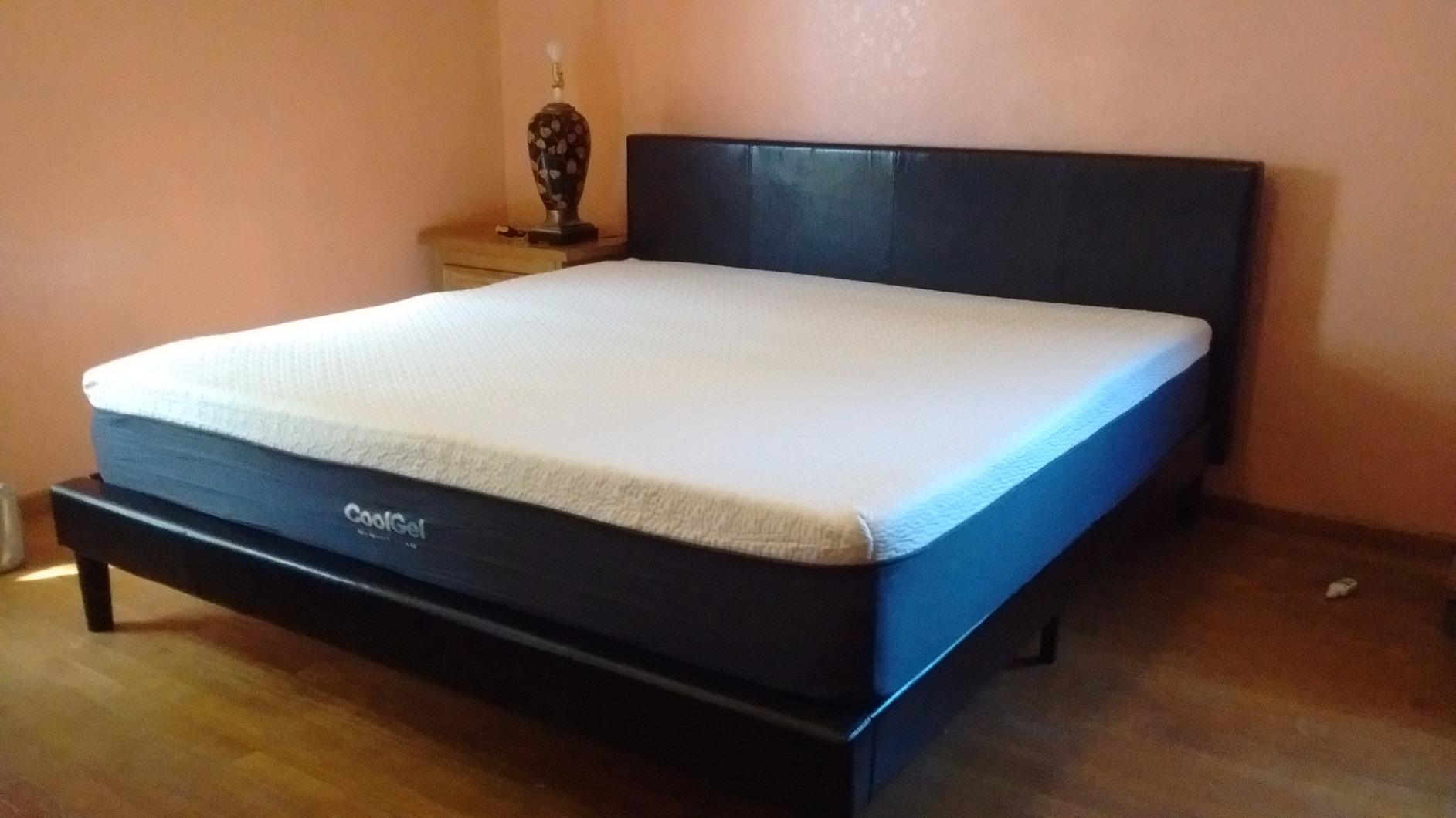 COOL GEL 12 Inch Queen Mattress, Cooling Gel Memory Foam Mattress in a Box, Medium Firm Support & Pressure Relief, Fiberglass Free, CertiPUR-US Certified customer photo 2