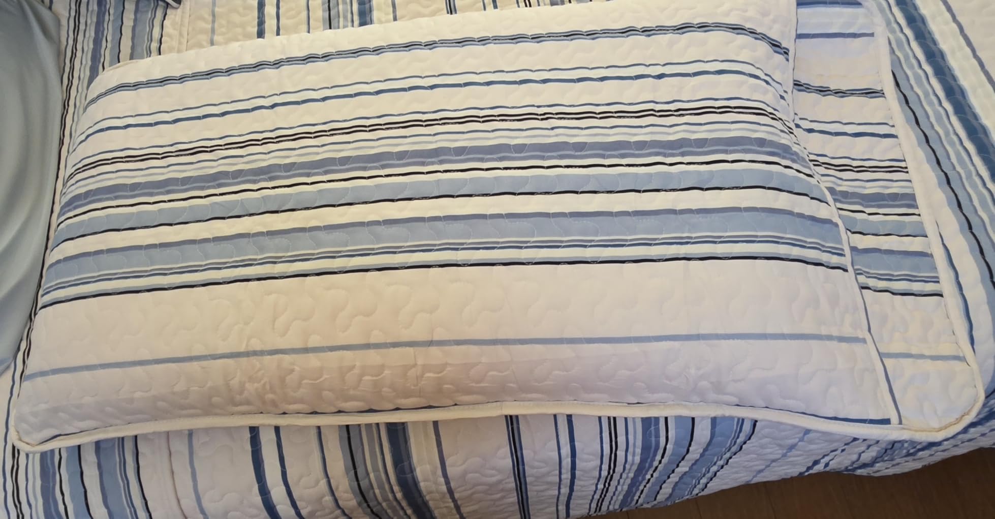 Southshore Fine Living, Inc. Oversized King Quilt Bedding Set with Shams, Lightweight White Coverlet Quilt King Size Bedspread, Luxury Bedding, Bed Spread for California Kings Mattress, White Quilts customer photo 2