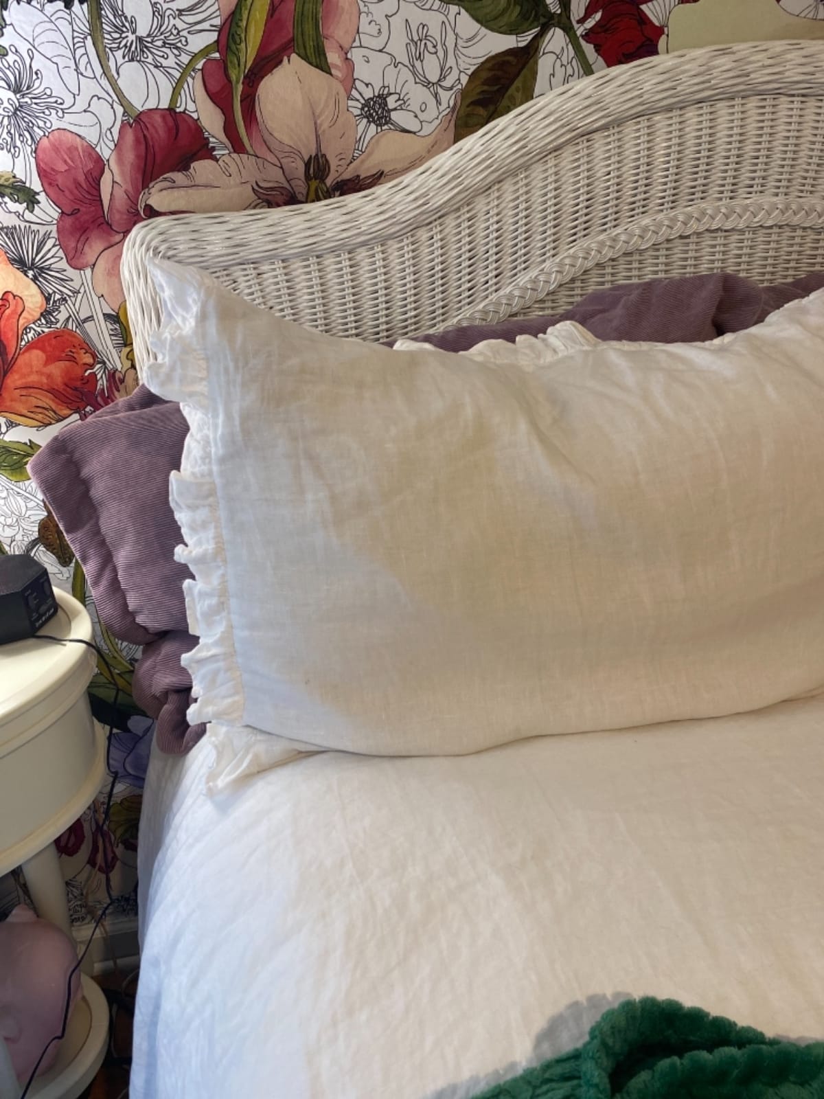 Simple&Opulence 100% Linen Duvet Cover Set, 3 PCS Natural French Flax White Ruffle Duvet Cover King Size, Breathable Comfy Linen Bedding Comforter Cover with 2 Pillowcases (White, 104