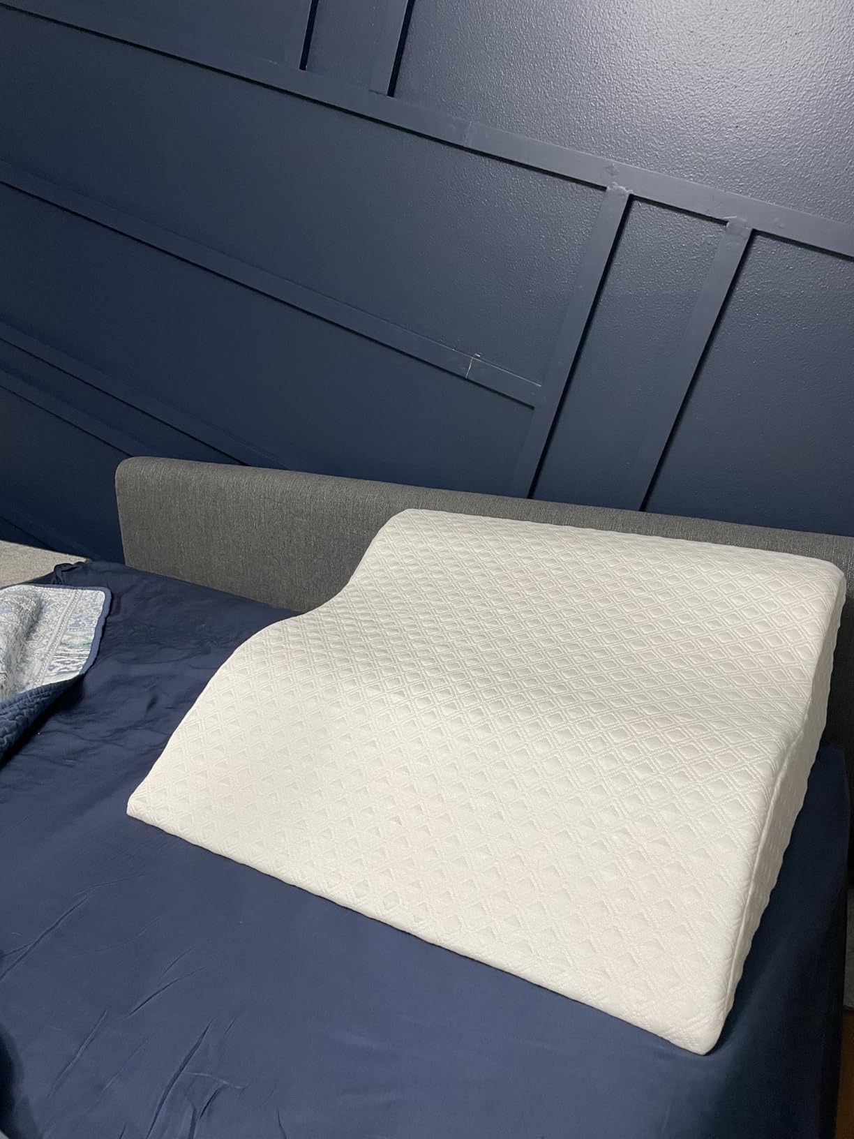 Aeris Wedge Pillow for Sleeping, Acid Reflux, and Snoring - Memory Foam Bed Wedge, 19-Degree Incline - Post-Surgery Recovery, Reading, Leg Elevation - Machine-Washable Cover customer photo 1