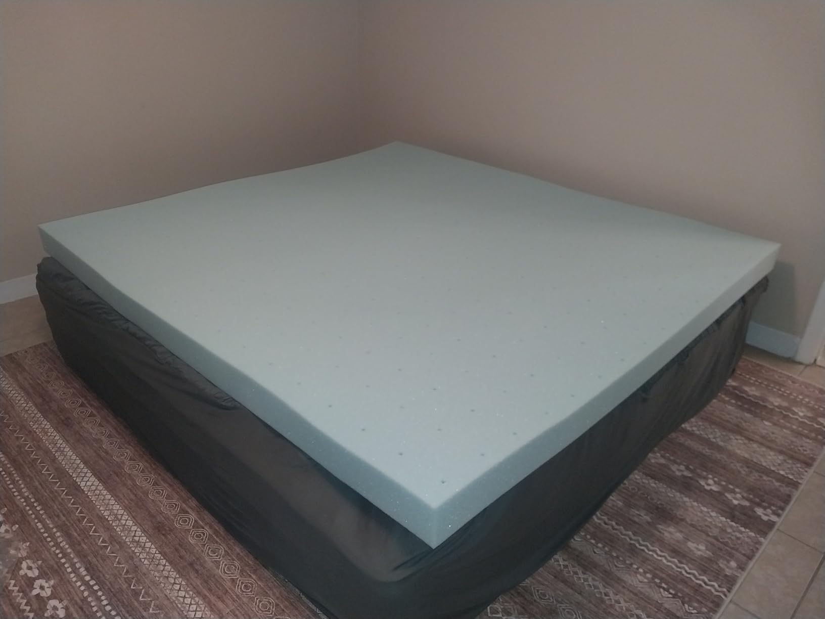 Lucid 4 Inch Memory Foam Mattress Topper, Twin XL Size – Cooling Gel Bed Topper – Preassure-Relieving Ultra Plush Feel – Ventilated Breathable Design – CertiPur Certified - Dorm Room Essentials customer photo 1