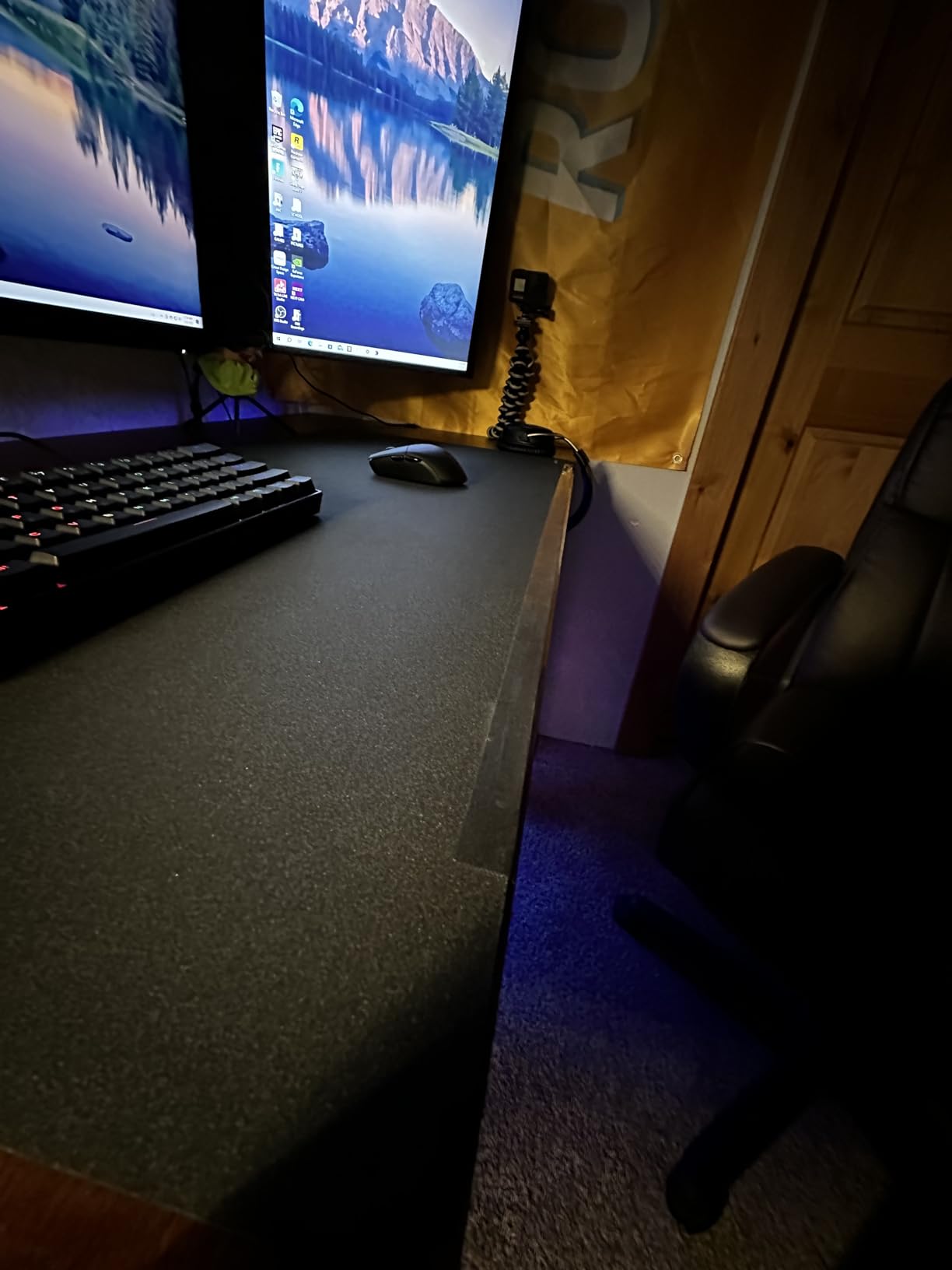 Amazon Basics Large Extended Computer Rectangular Mouse Pad, 16.7 x 35.7 inch, Black customer photo 1