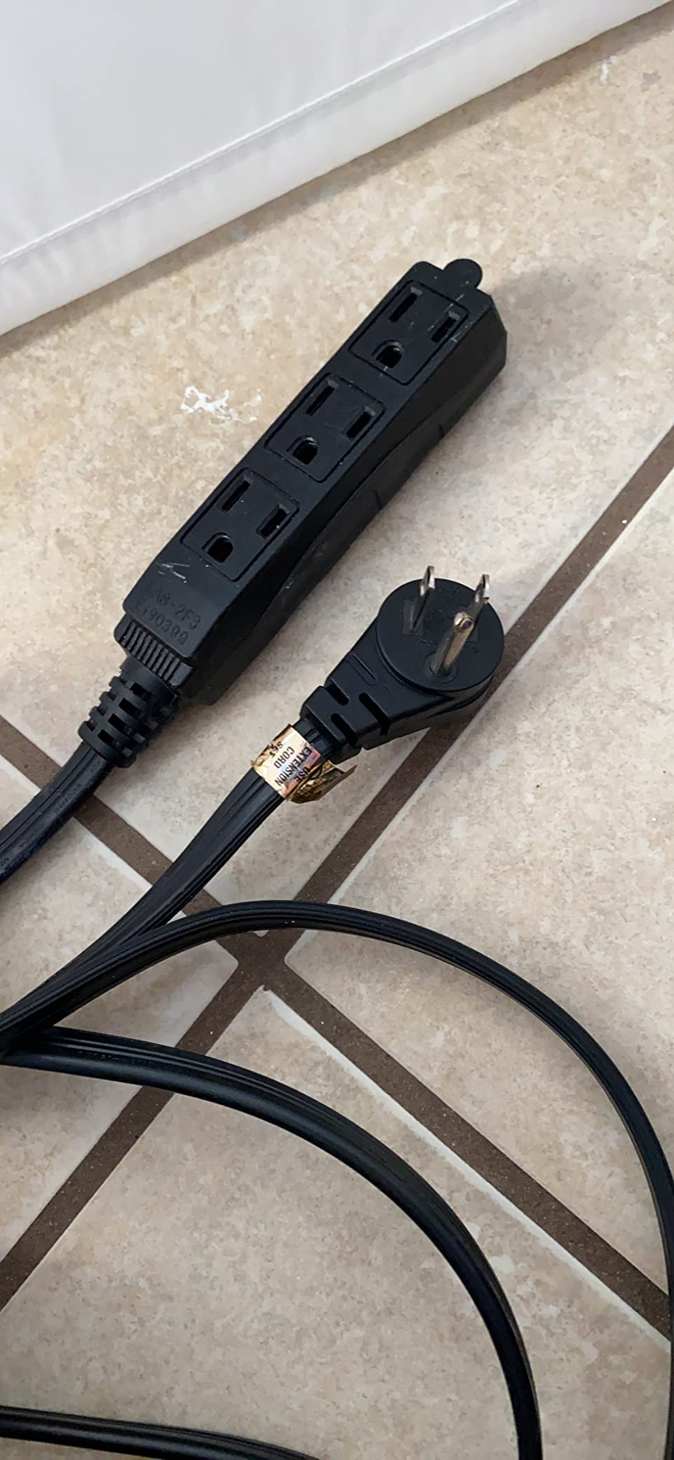 Flat Plug Extension Cord 20 FT Black 3 Outlet 3 Prong Grounded Indoor Extension Cord Low Profile Wall Hugger Angled Plug 16/3 Heavy Duty Power Cord 13A 125V for Home Office TV Desk Dorm customer photo 1