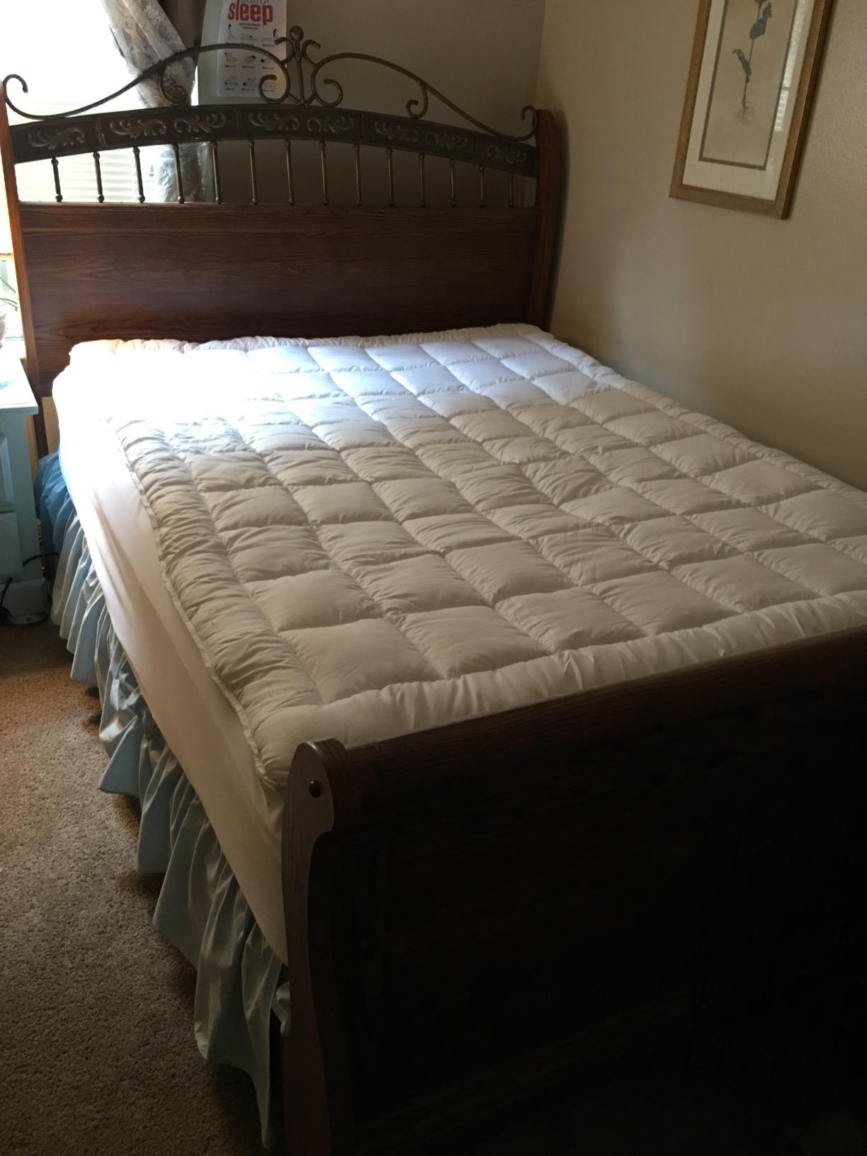 Queen Mattress Pad Cover Cooling Mattress Topper Pillow Top with Down Alternative Fill (8-21” Fitted Deep Pocket Queen Size) White customer photo 1