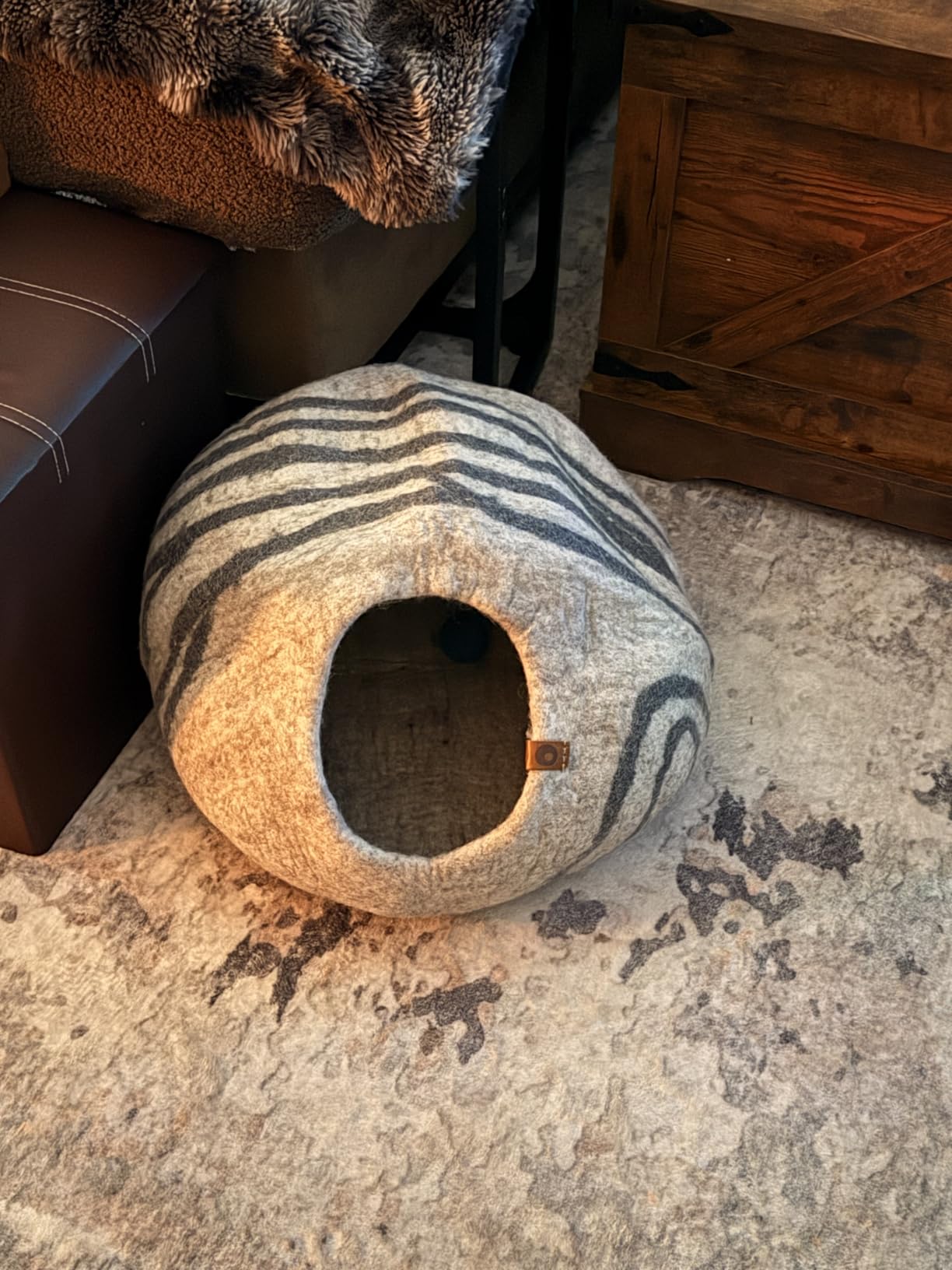 MEOWFIA Cat Cave - Merino Wool Bed for Indoor Cats (Light Gray, Medium) customer photo 2