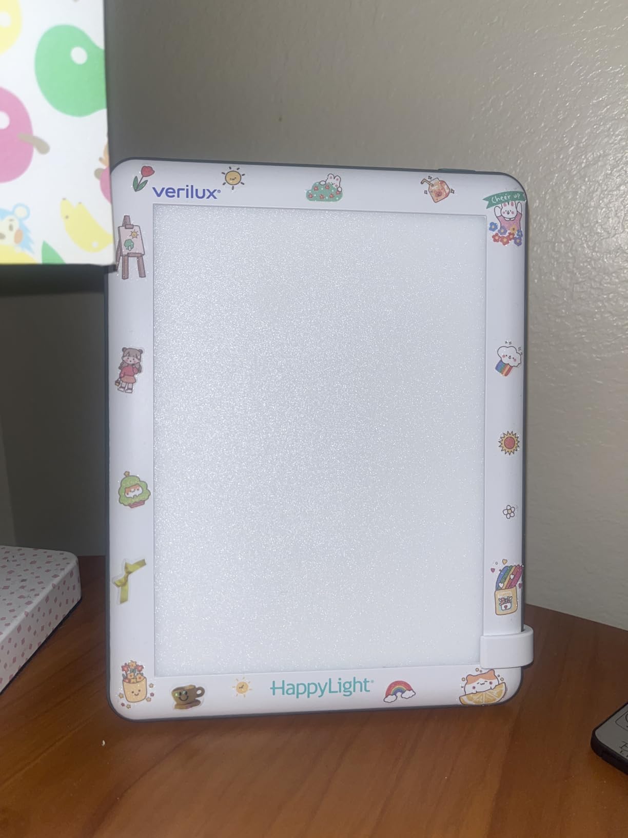 Verilux HappyLight Lucent - One-Touch Light Therapy Lamp with 10,000 Lux, UV-Free, LED Bright White Light & Detachable Stand for Boosting Mood & Improving Sleep customer photo 1