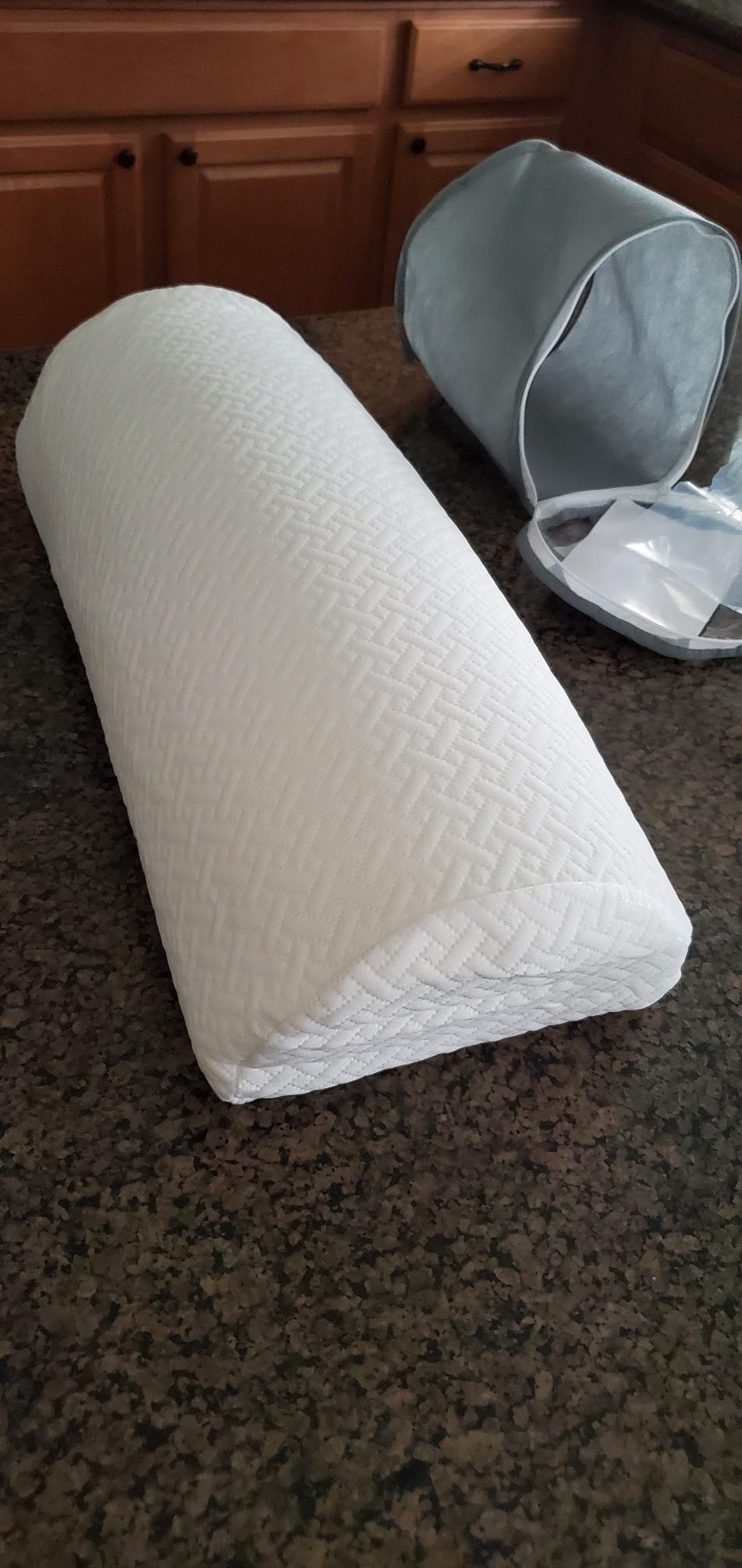 5 STARS UNITED Knee Pillow for Back Sleeping – Half Moon Bolster Pillow for Legs, Under Knee Pillow for Sleeping on Back, Memory Foam Leg Pillow for Back Pain, White customer photo 2