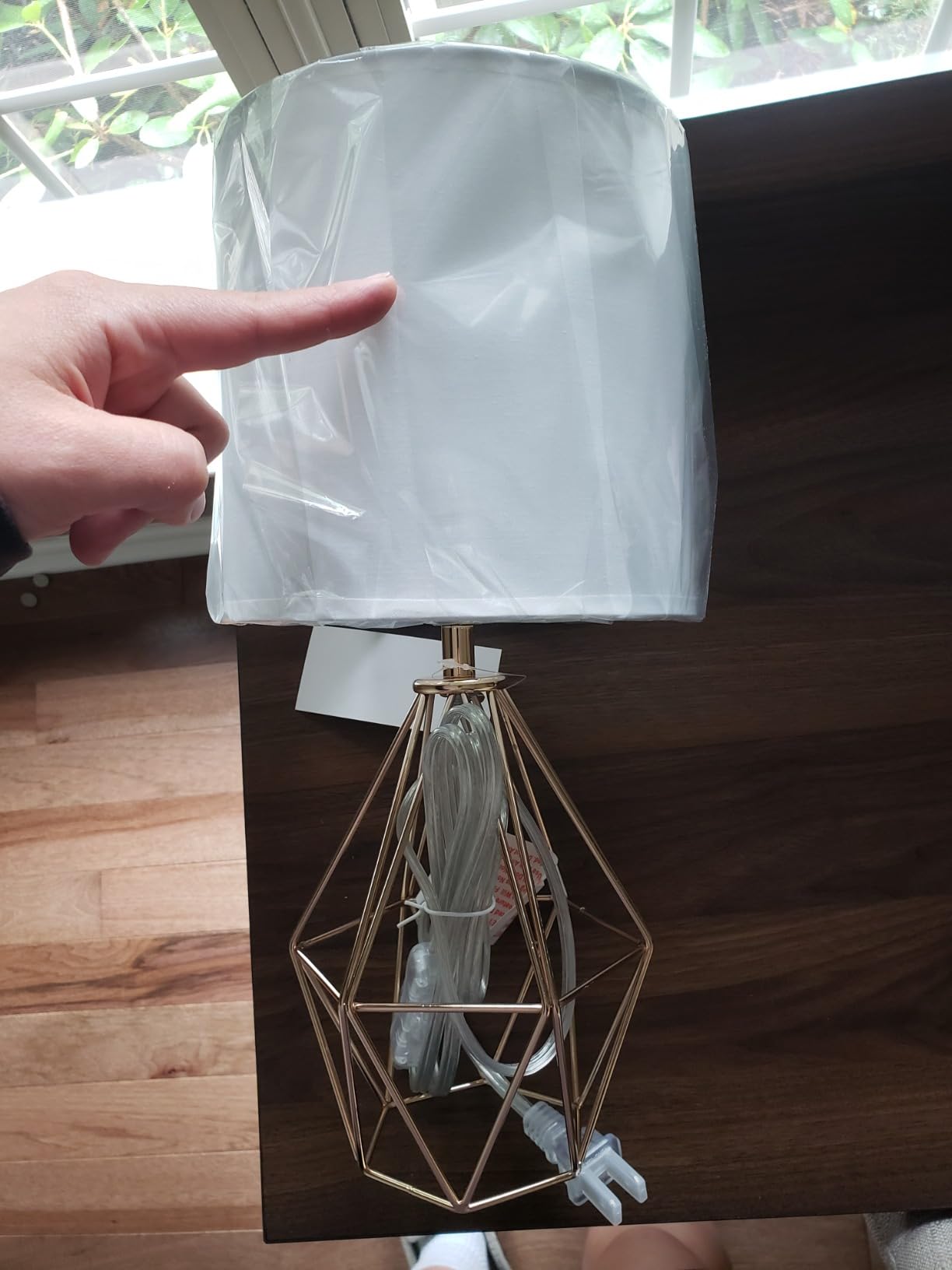 Gold Modern Hollow Out Base Bedroom Small Table Lamp,Bedside Nightstand Lamp with Geometric Metal Base White Fabric Shade,Cute Desk Lamp for Kids Living Room customer photo 2