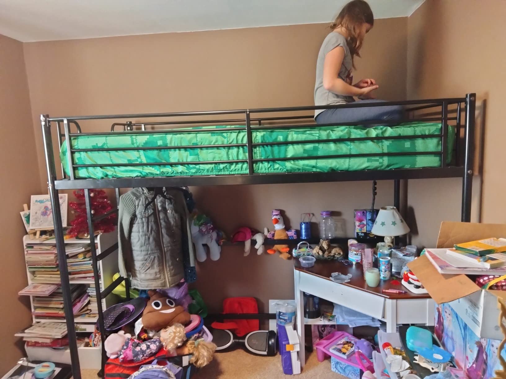 Bonnlo Twin Metal Loft Bed Frame for Kids/Adults/Teens, Space-Saving Design, Black customer photo 1