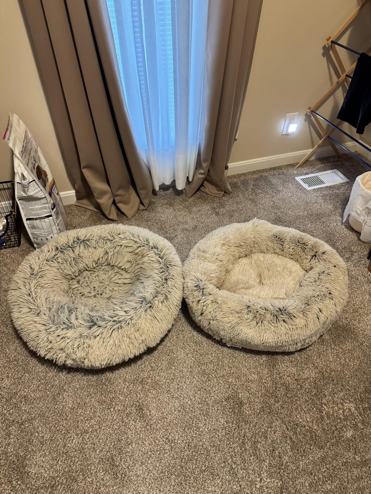 Best Friends by Sheri Original Calming Donut Dog Bed, Taupe, Medium, 30