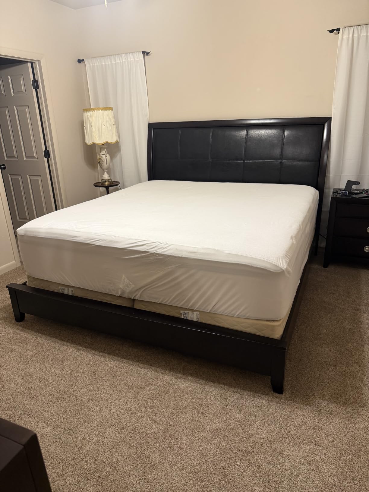 Waterproof Full Size Mattress Protector fits Upto 15