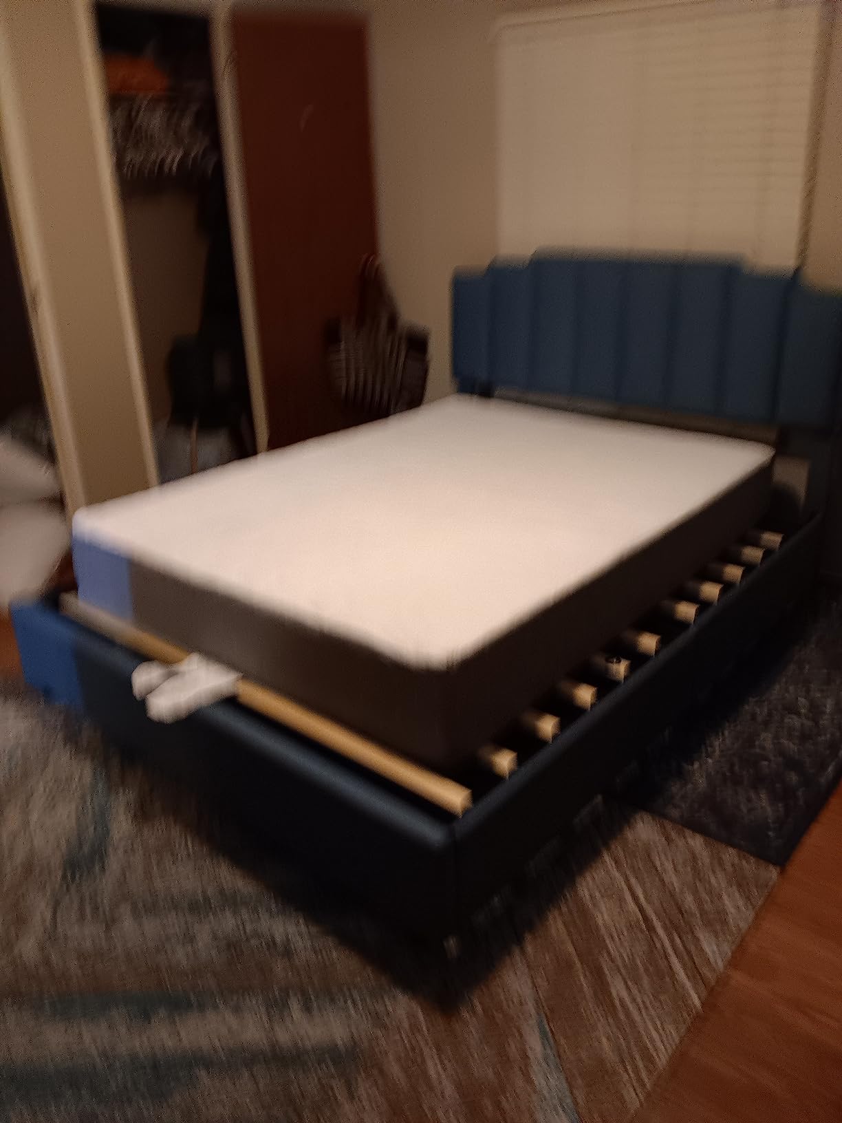 Amazon Basics Medium-Firm Memory Foam Mattress with Cooling Gel, CertiPUR-US Certified Foam, Full Size, 75 x 54 x 10 inches, White/Gray customer photo 1