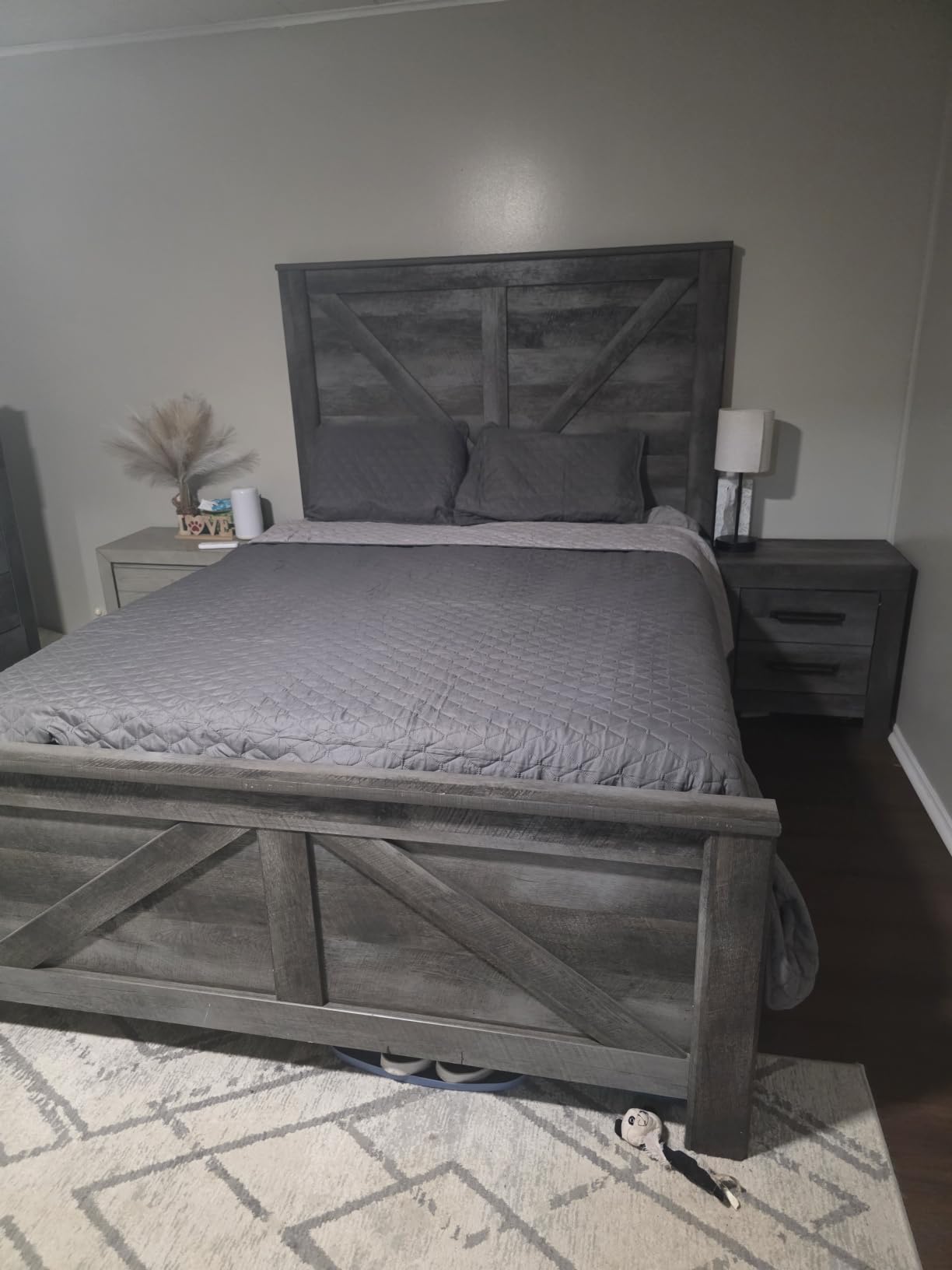 Exclusivo Mezcla Reversible King Size Quilt Bedding Set, Grey customer photo 1