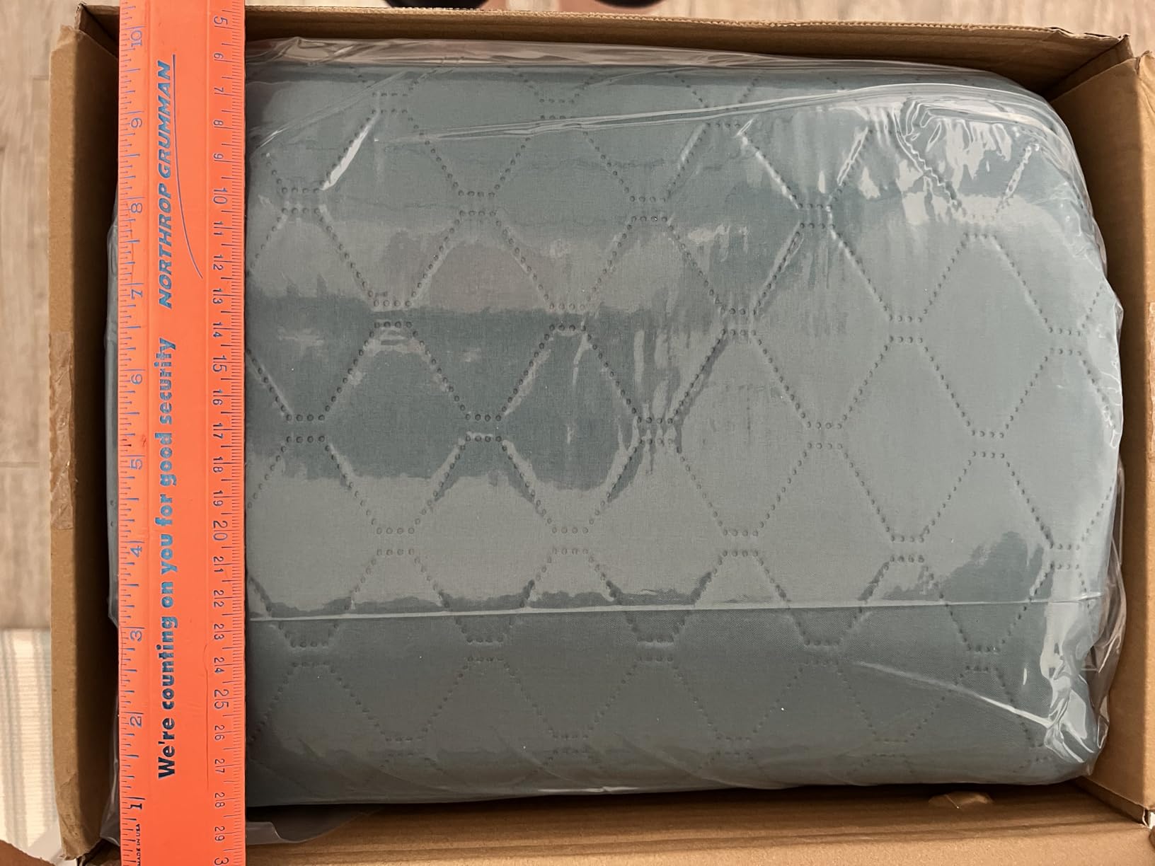 Exclusivo Mezcla Reversible King Size Quilt Bedding Set, Grey customer photo 2