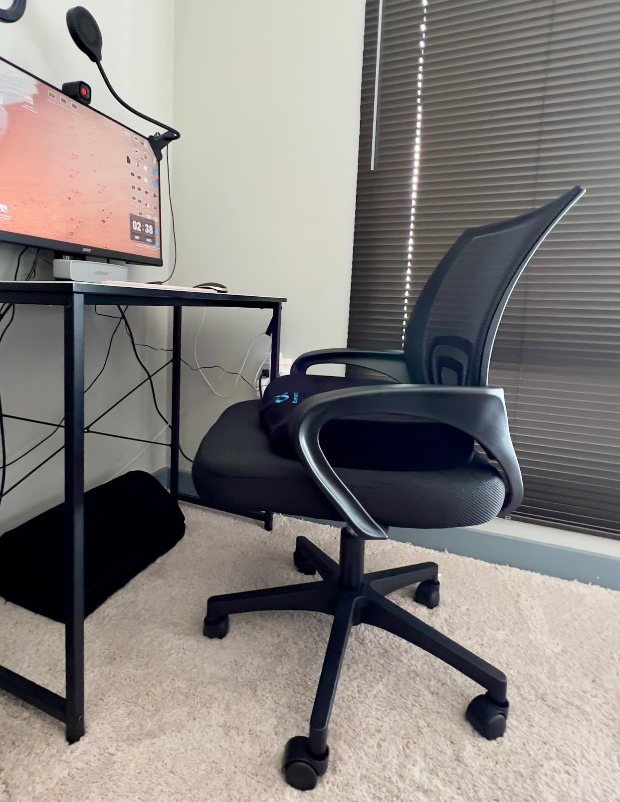 Yaheetech Mid Back Mesh Computer Office Desk Chair Adjustable Swivel, Black customer photo 2