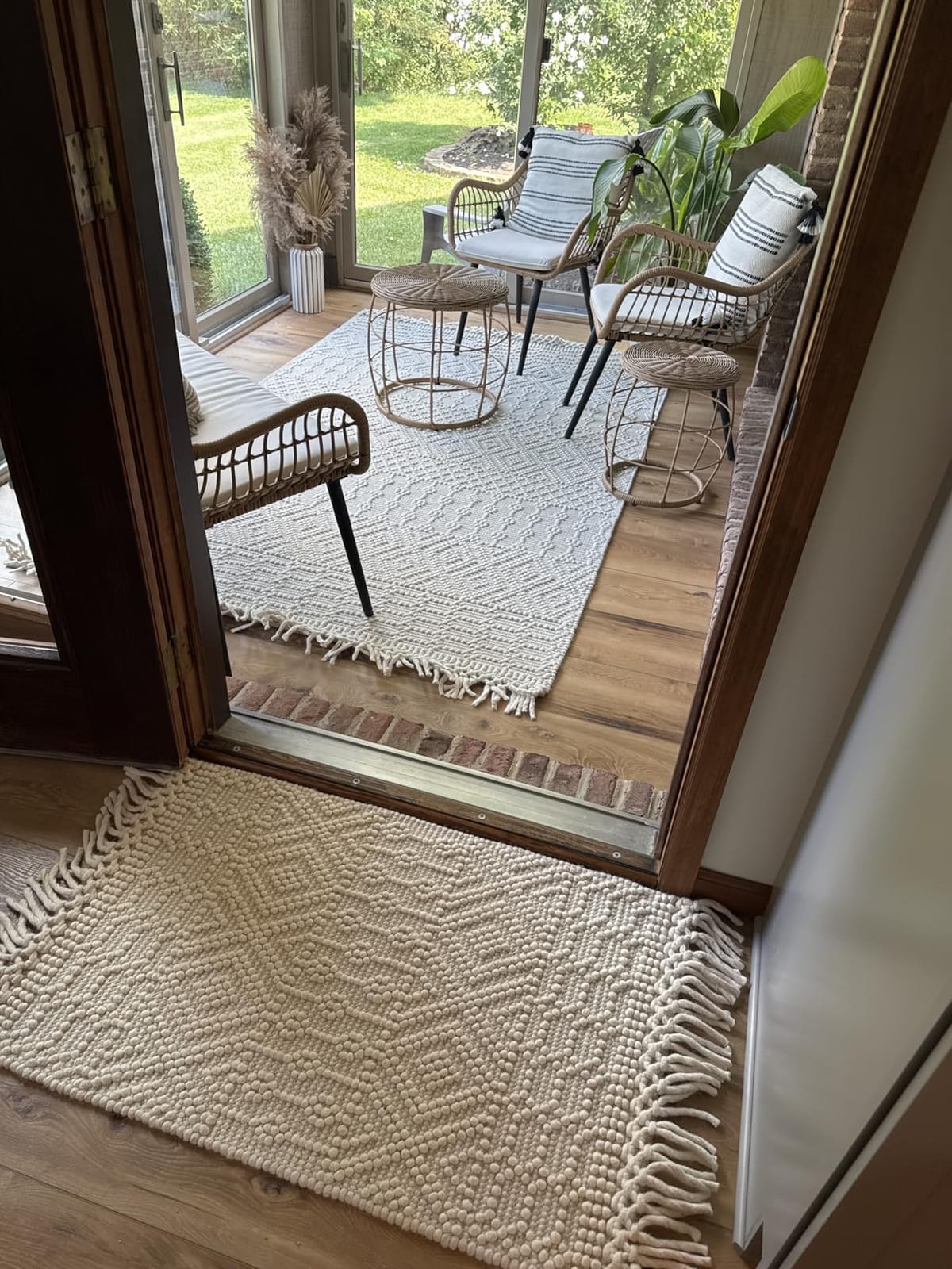 SAFAVIEH Natura Collection Area Rug - 9' x 12', Ivory, Handmade Moroccan Boho Wool Fringe, Ideal for High Traffic Areas in Living Room, Bedroom (NAT852B) customer photo 1